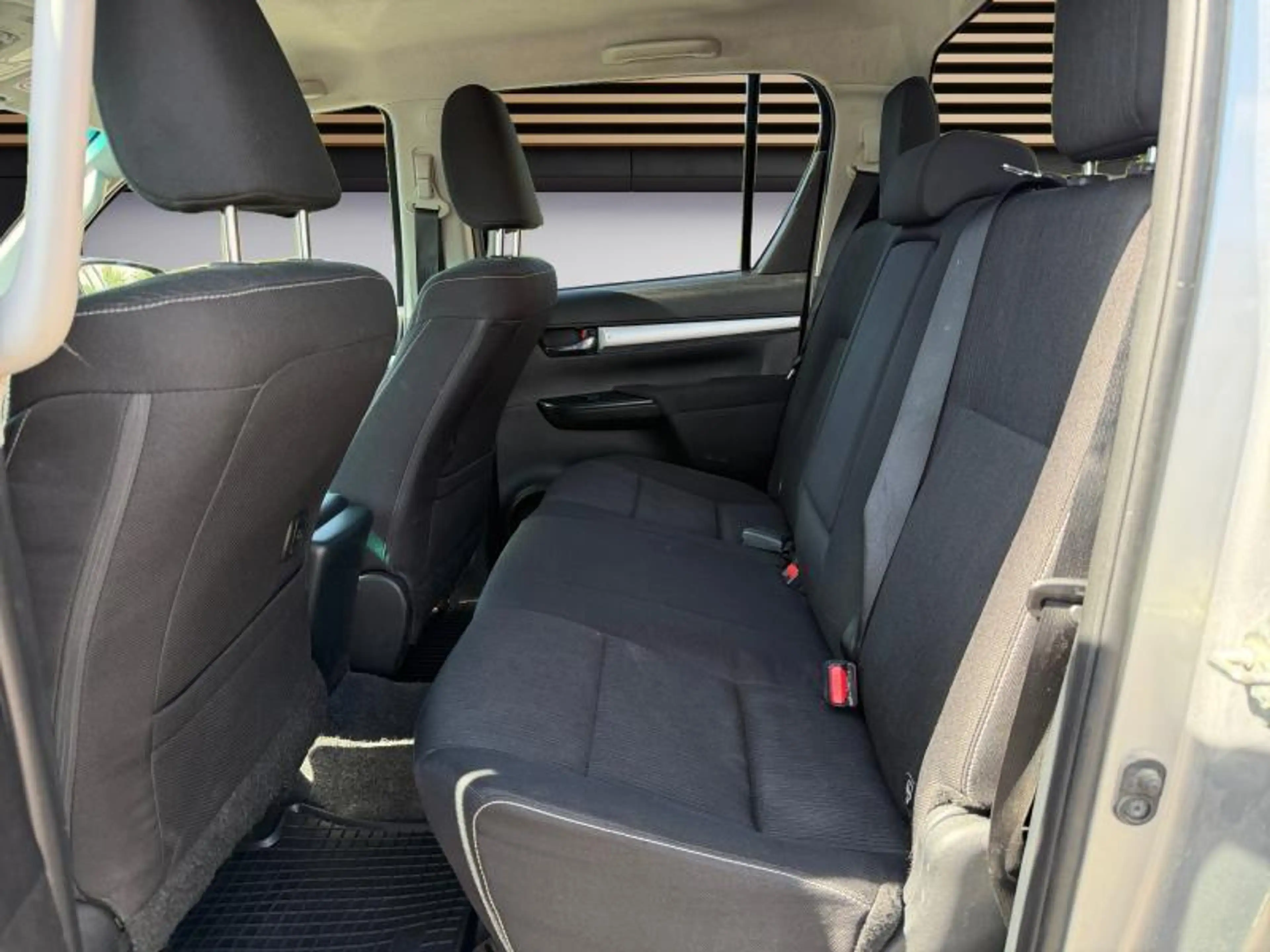 Toyota Hilux Comfort 2.4 — photo 12