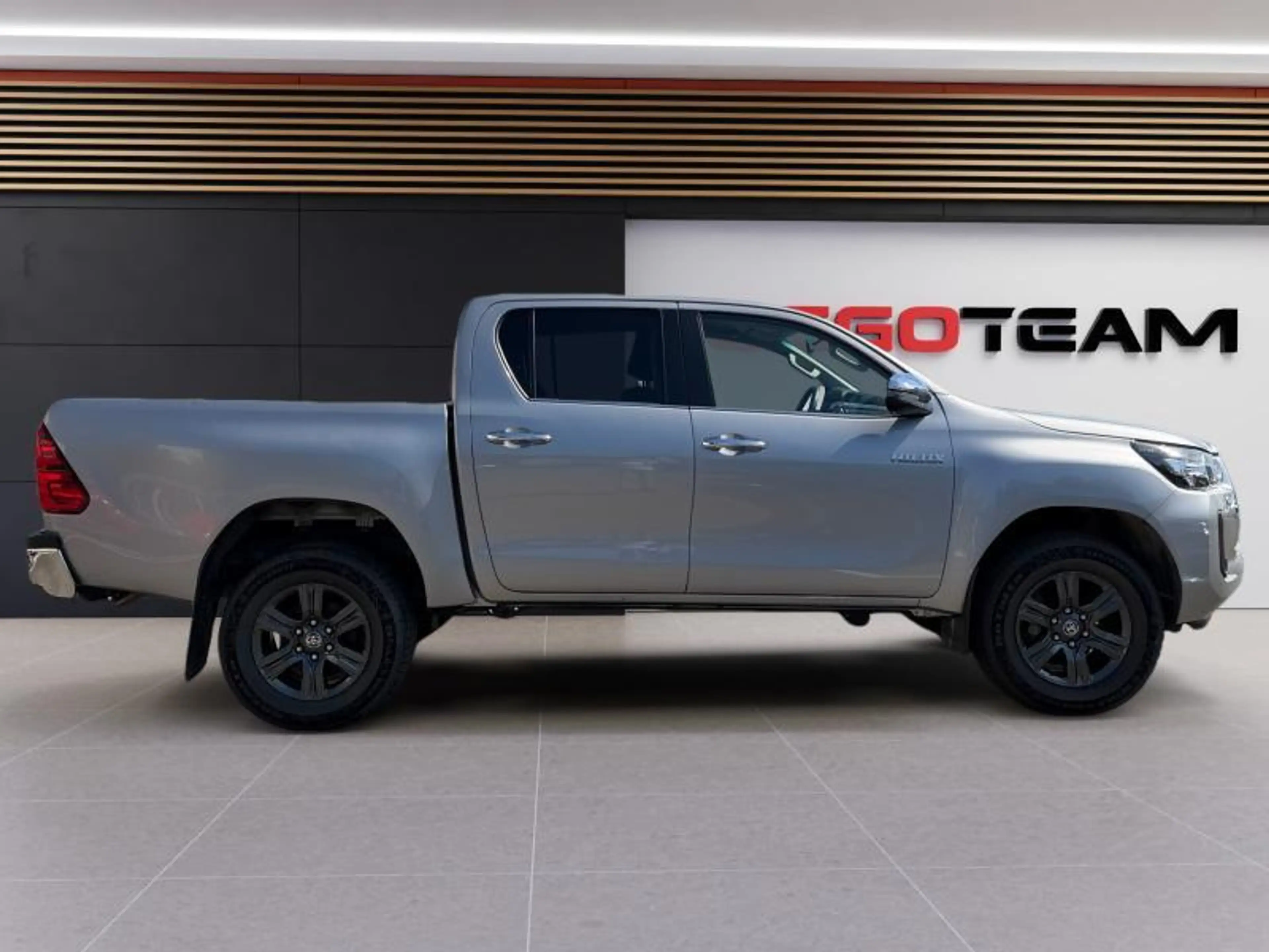 Toyota Hilux Comfort 2.4 — photo 7