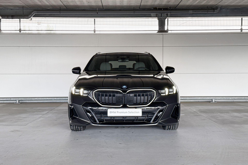 BMW 550 5-serie Touring 550e xDrive M-Sport — photo 5