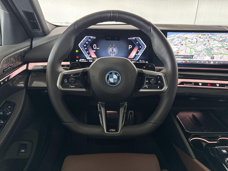 BMW 550 5-serie Touring 550e xDrive M-Sport — photo 12