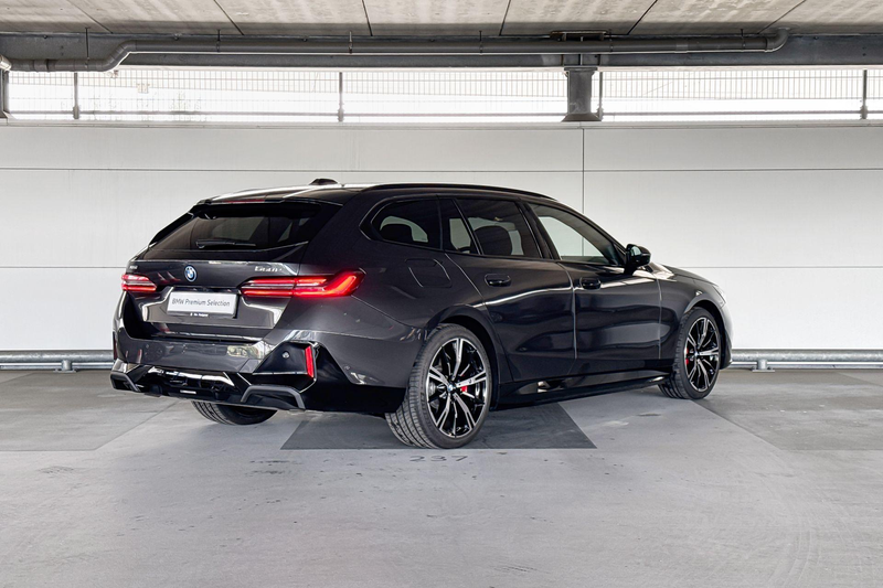 BMW 550 5-serie Touring 550e xDrive M-Sport — photo 6