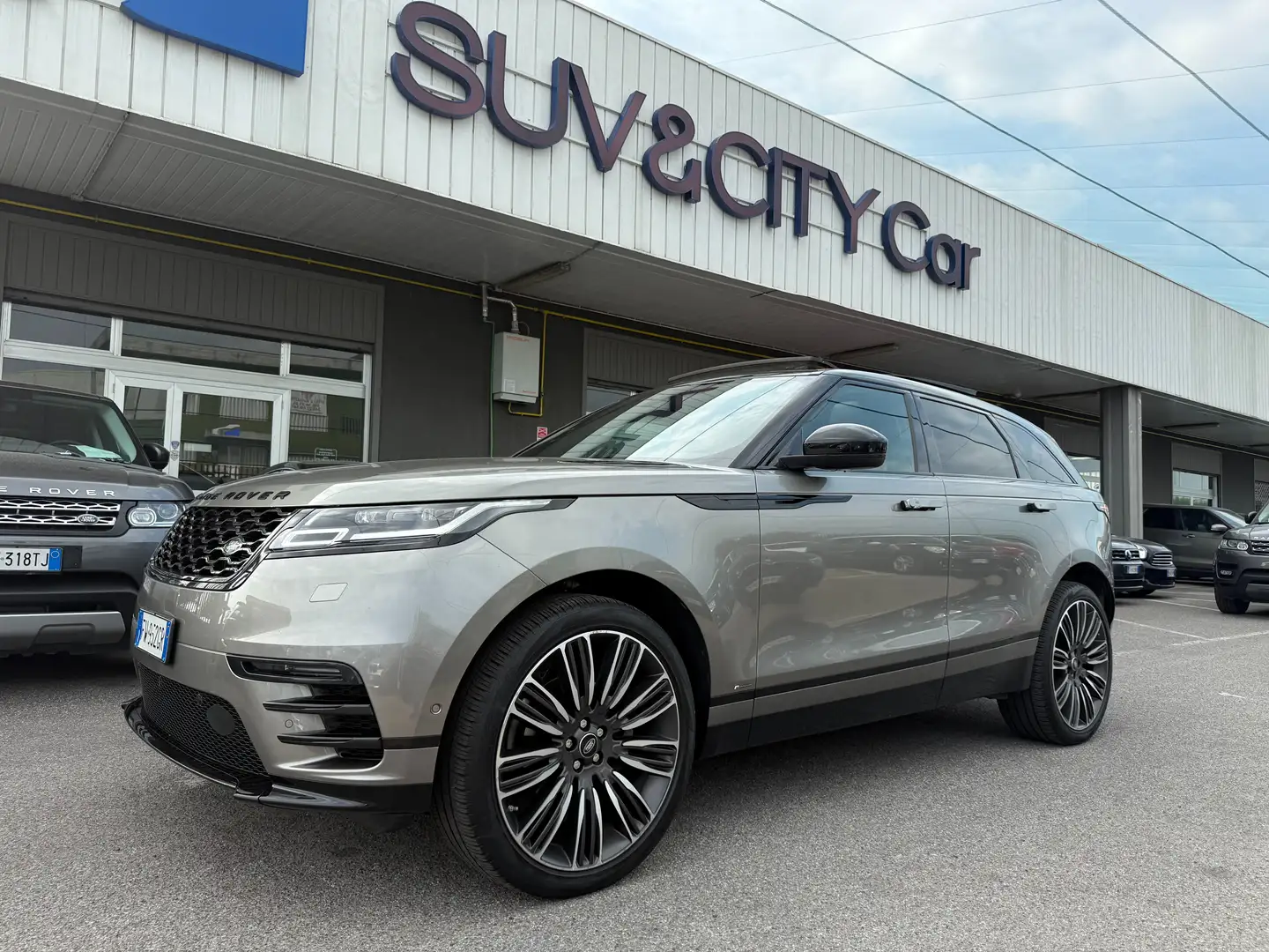 Land Rover Range Rover Velar Range Rover Velar  2.0 si4 R-Dynamic SE 250cv Beige - 1