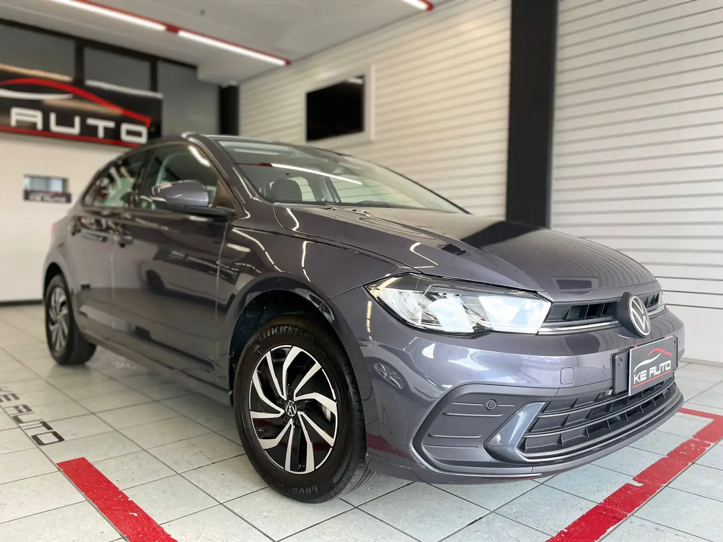 Volkswagen Polo 1.0 tsi Life 95cv Grigio - 1