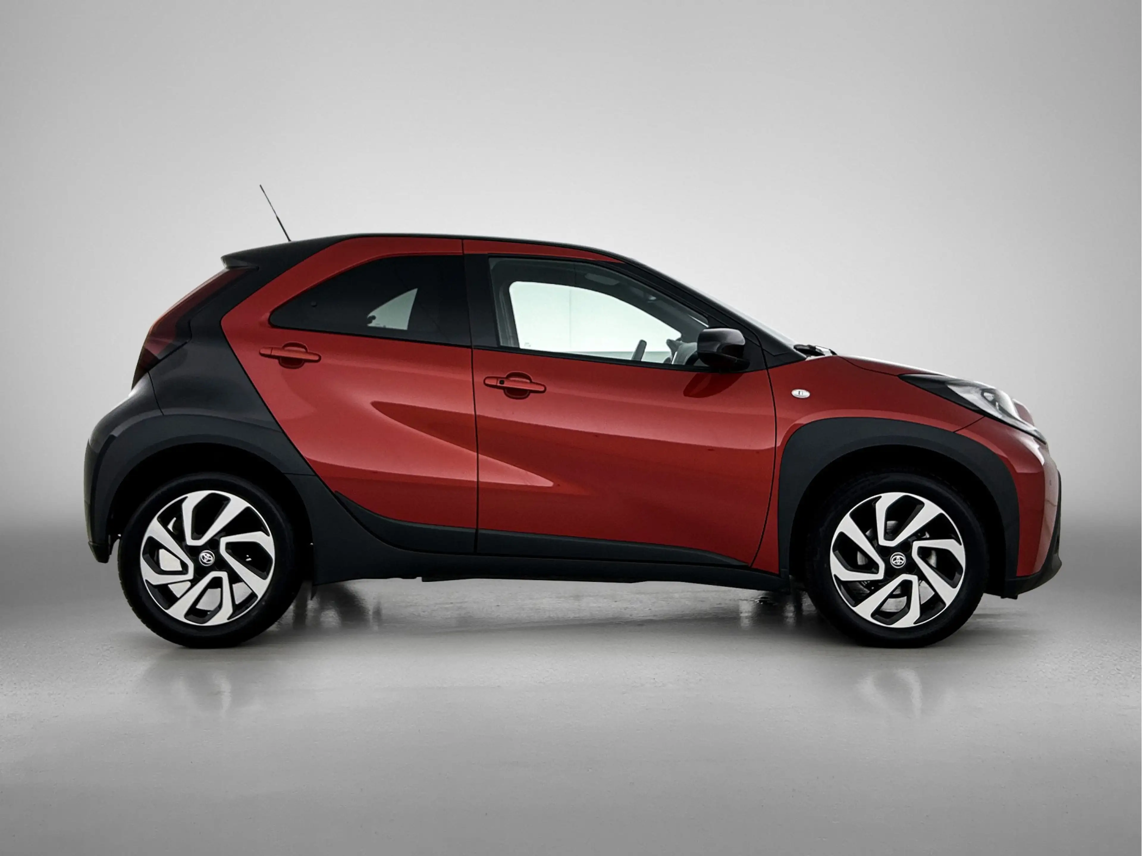 Toyota Aygo X 1.0 VVT-i S-CVT Pulse + | BTW Voertuig | Parkeerse — photo 13