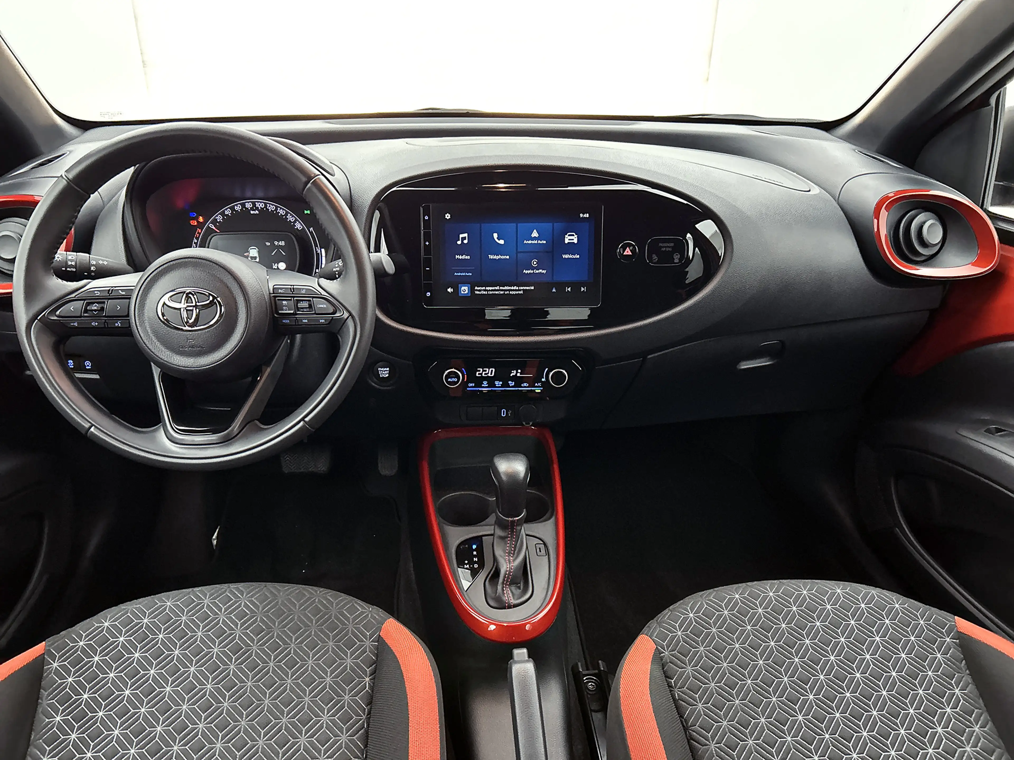 Toyota Aygo X 1.0 VVT-i S-CVT Pulse + | BTW Voertuig | Parkeerse — photo 4