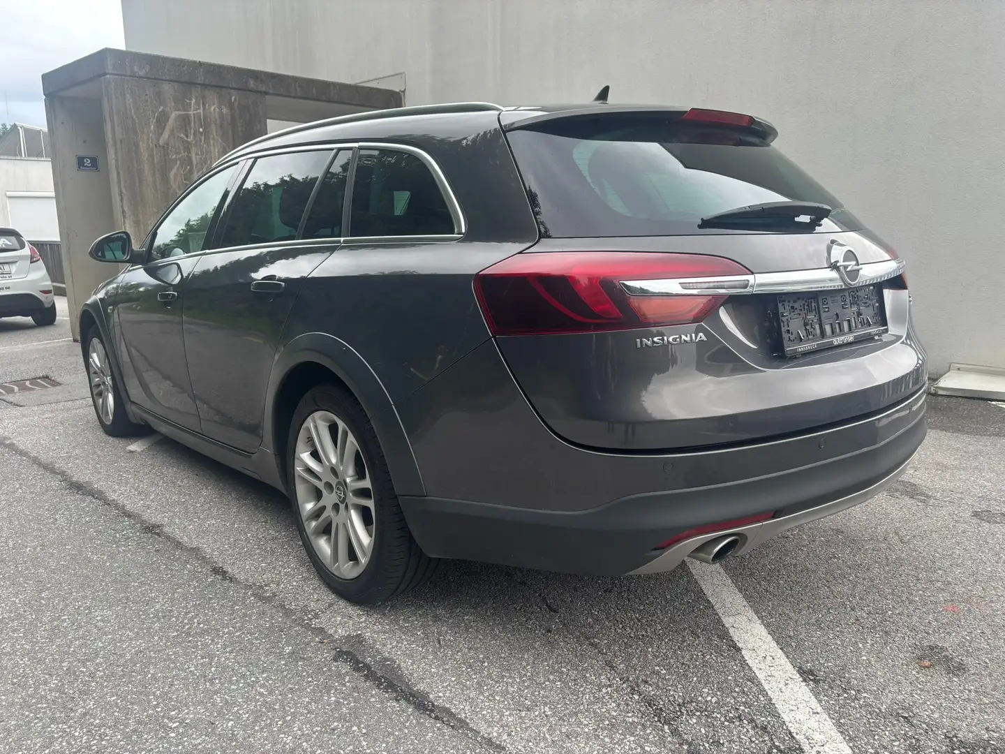 Opel Insignia Insignia ST 2,0 CDTI Ecotec Allrad Sport Grau - 2