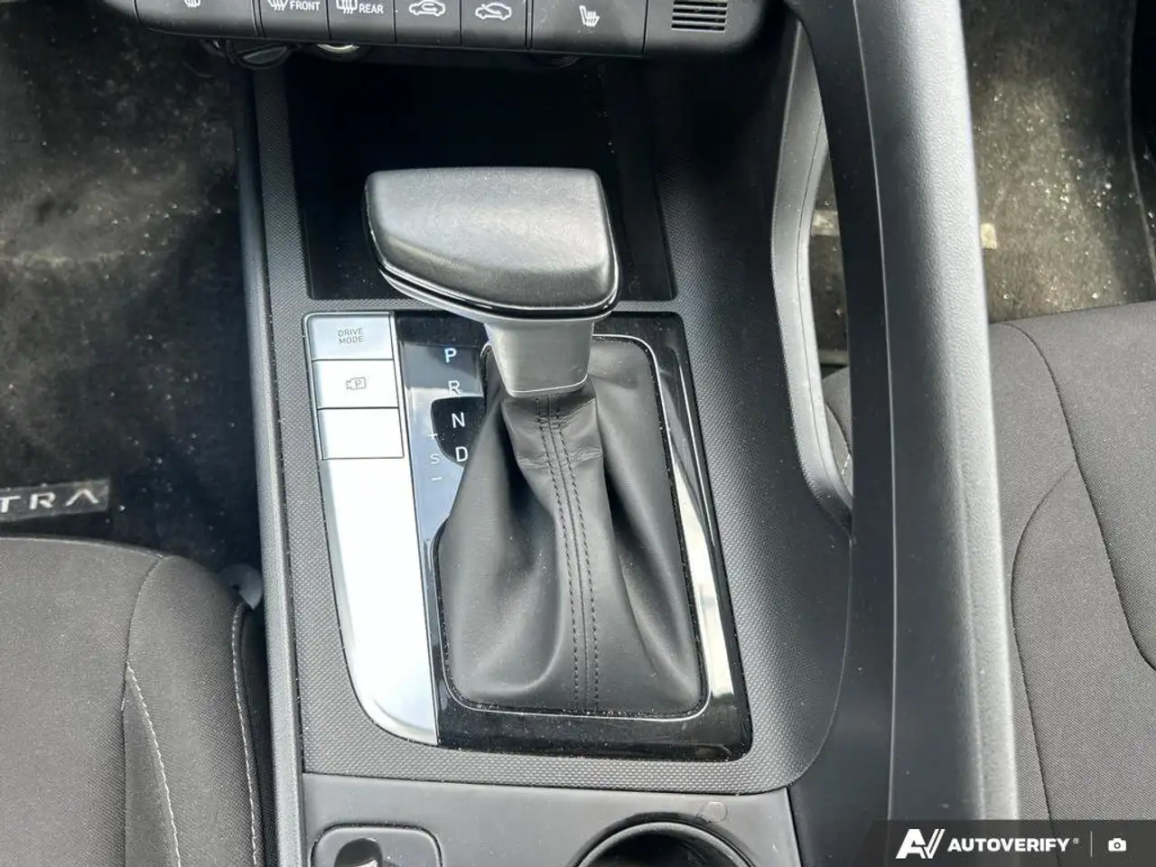Hyundai ELANTRA снимка Hyundai ELANTRA