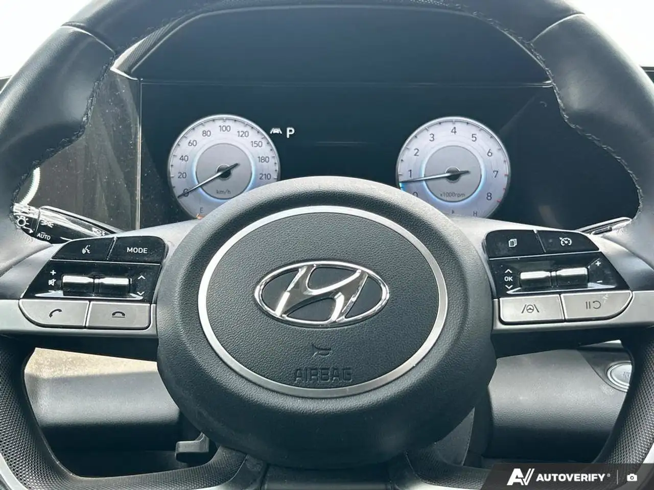 Hyundai ELANTRA снимка Hyundai ELANTRA