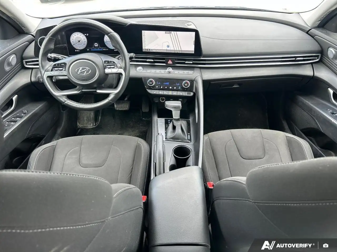 Hyundai ELANTRA снимка Hyundai ELANTRA