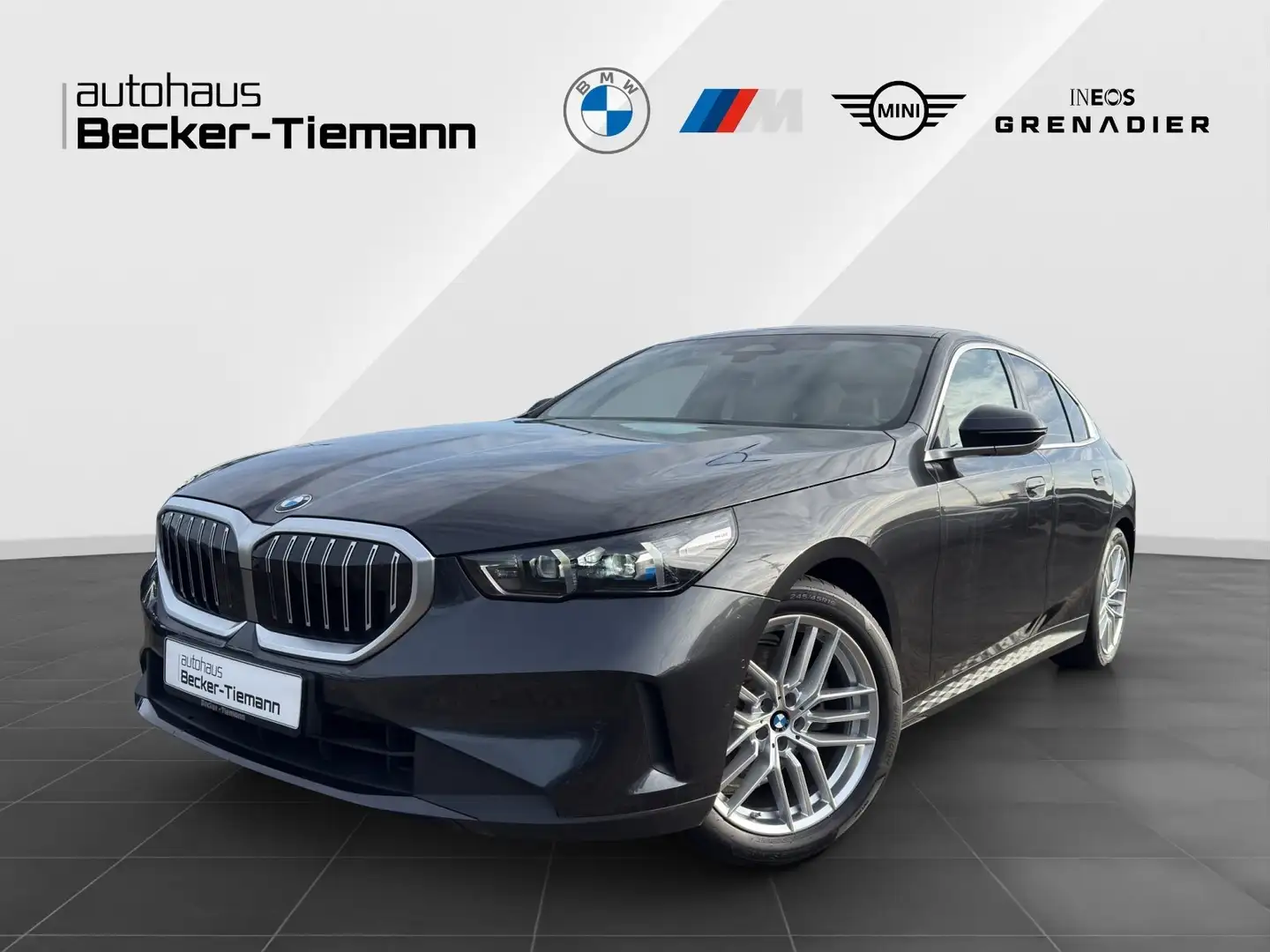 BMW 520 d Driving/Parking+/Standheizung/AHK/Sitzbelüftung Grau - 1