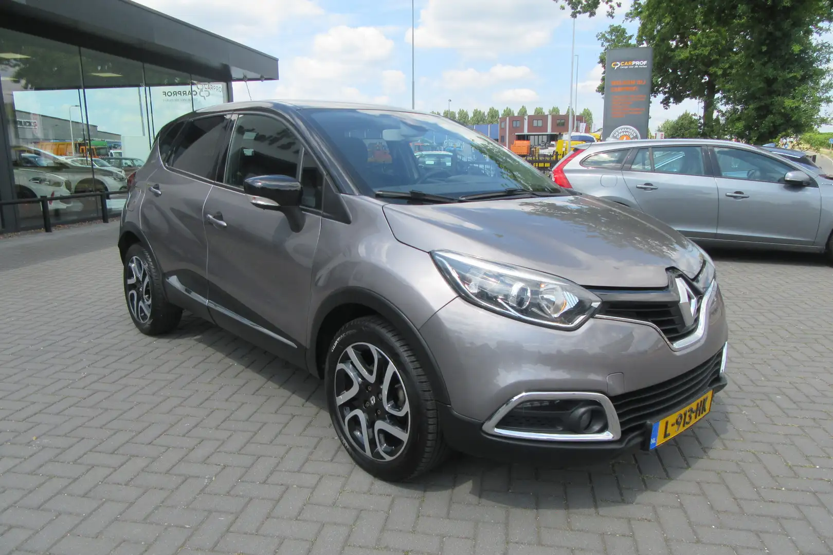 Renault Captur 1.2 TCe Dynamique Automaat, Navigatie, Trekhaak Grijs - 2