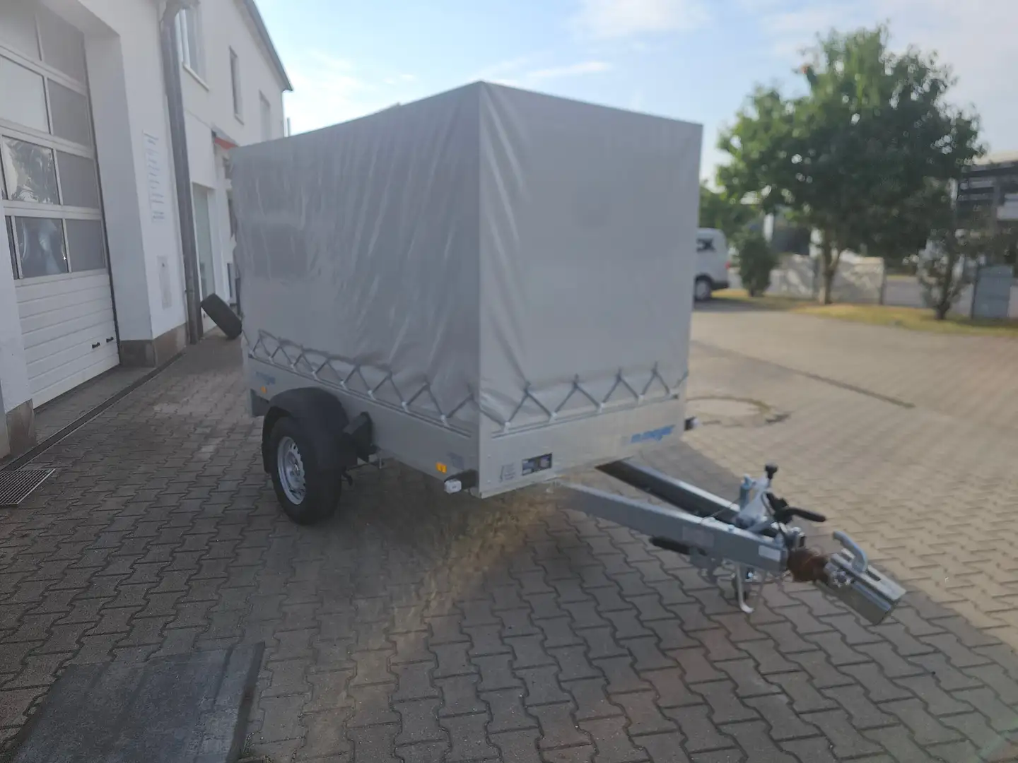 WM Meyer B1325/126 1.300 kg mit 1,50 Planenaufbau - 2