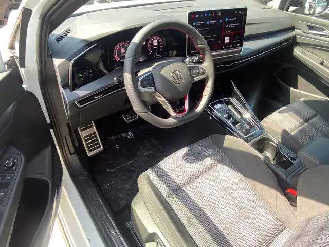 Volkswagen Golf view 9