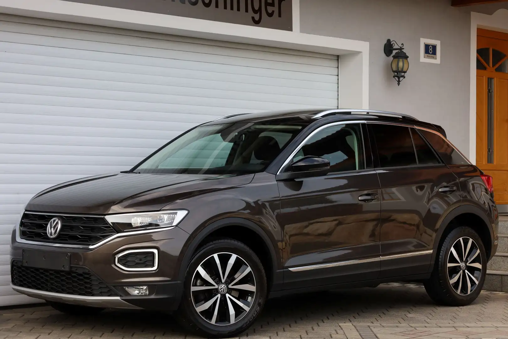 Volkswagen T-Roc 1,0 TSI DESIGN*LED-ACC-AHK-PANO-KAMERA-APP_CONNECT Braun - 1