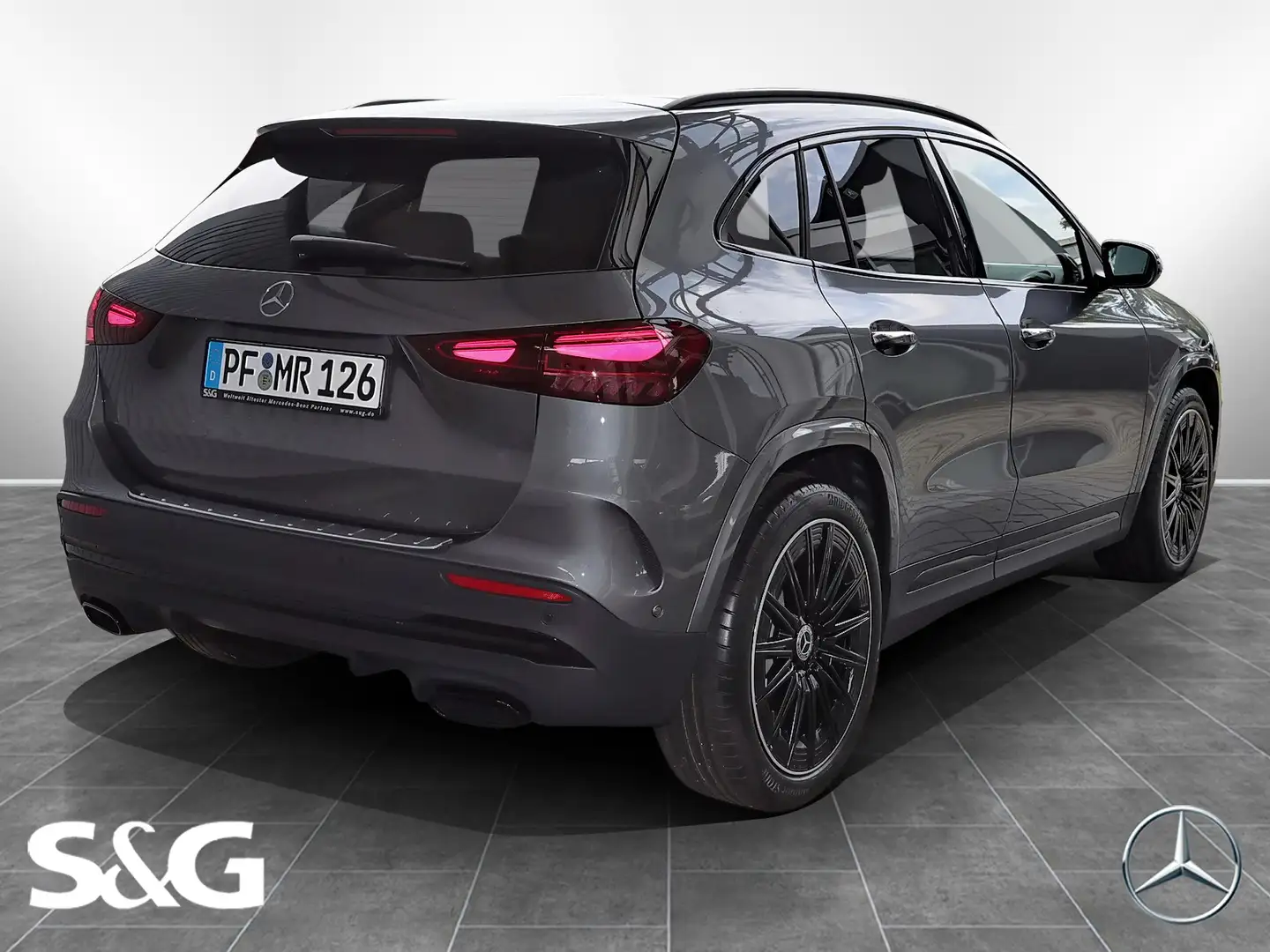 Mercedes-Benz GLA 220 4M AMG MBUX+RüKam+M-LED+Pano+AHK+Night Gris - 2