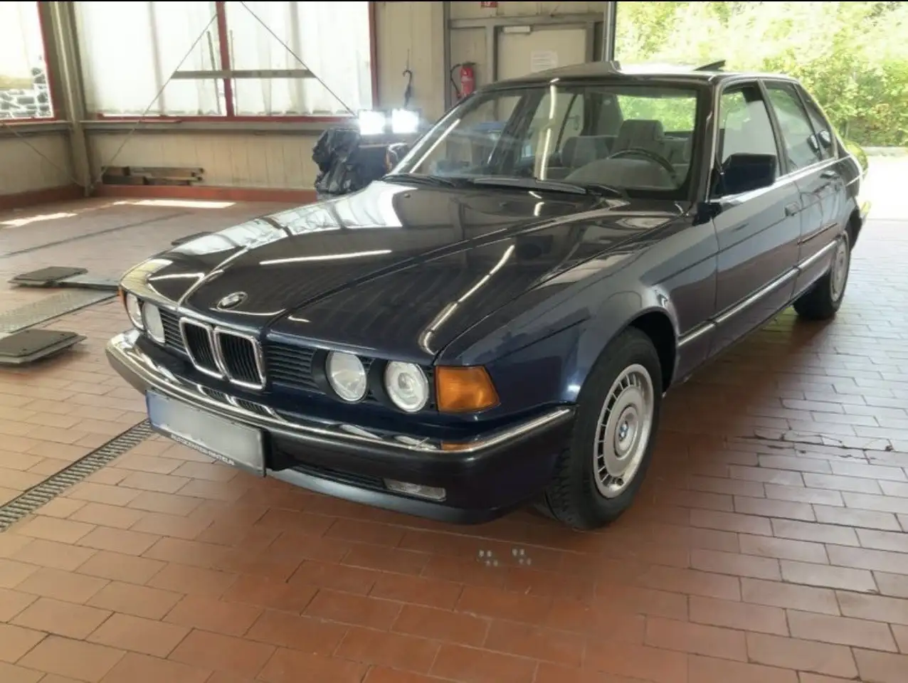 BMW 730