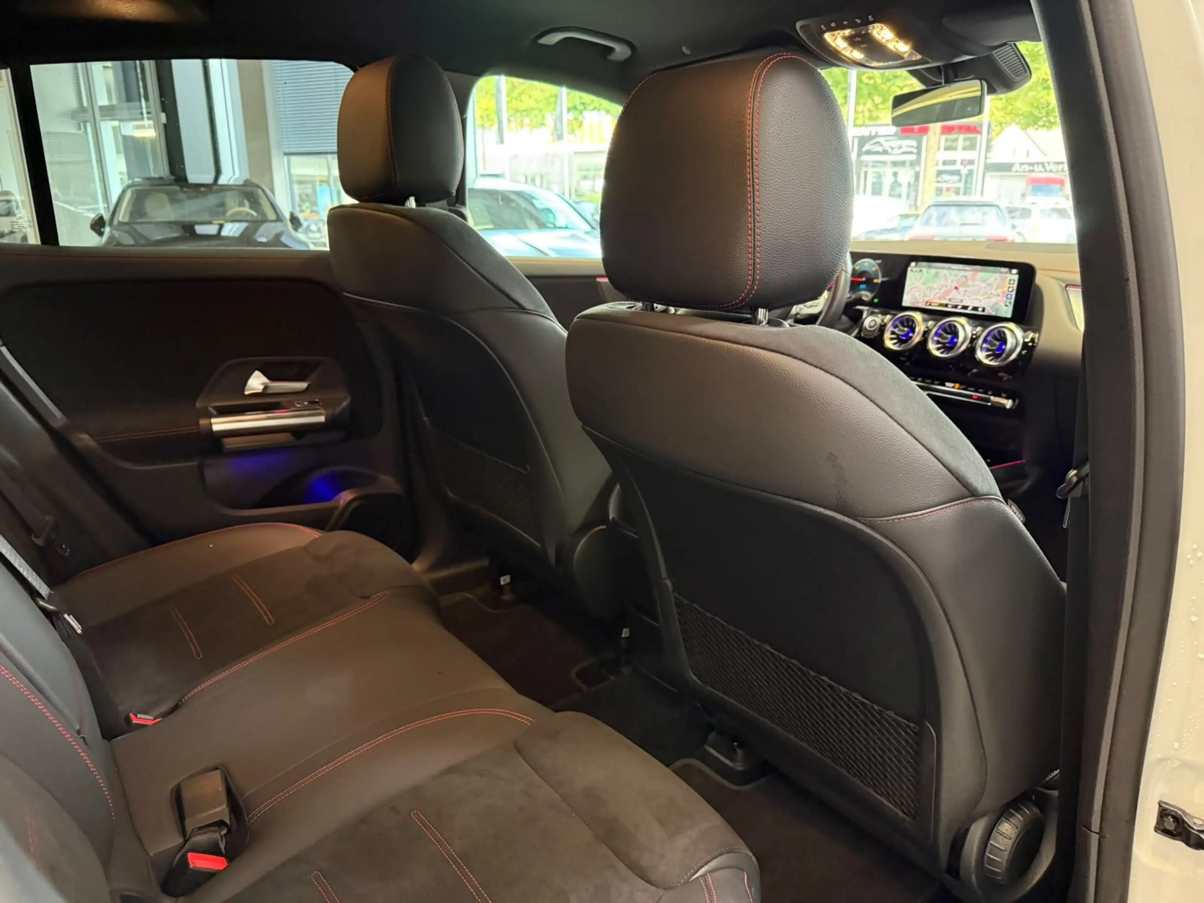 Mercedes-Benz EQA 250 AMG NIGHT+KAMERA+MEMORY+LED+CARPLAY+TOTW — photo 13