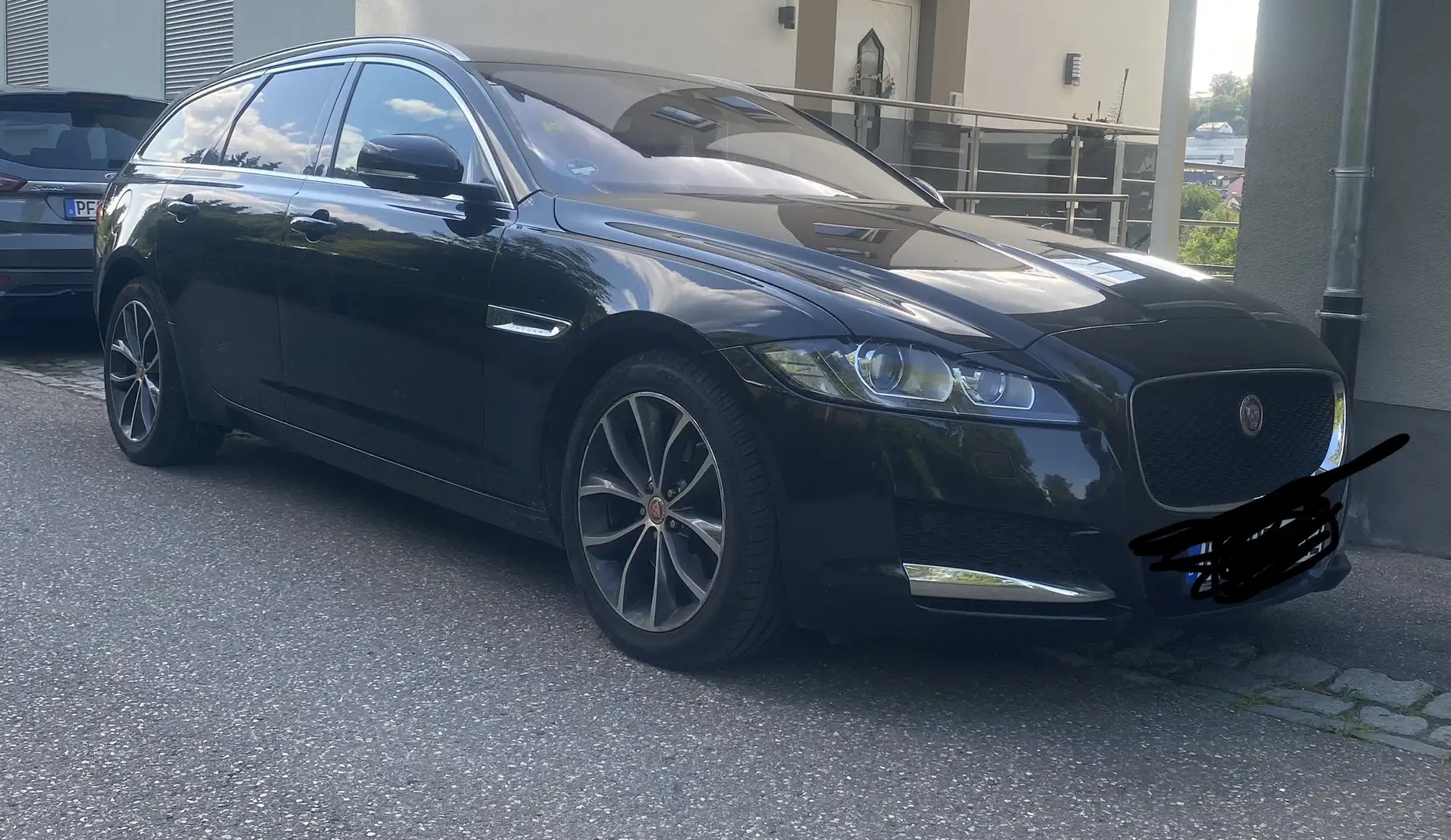 Jaguar XF 20d Sportbrake Aut. Prestige Schwarz - 2