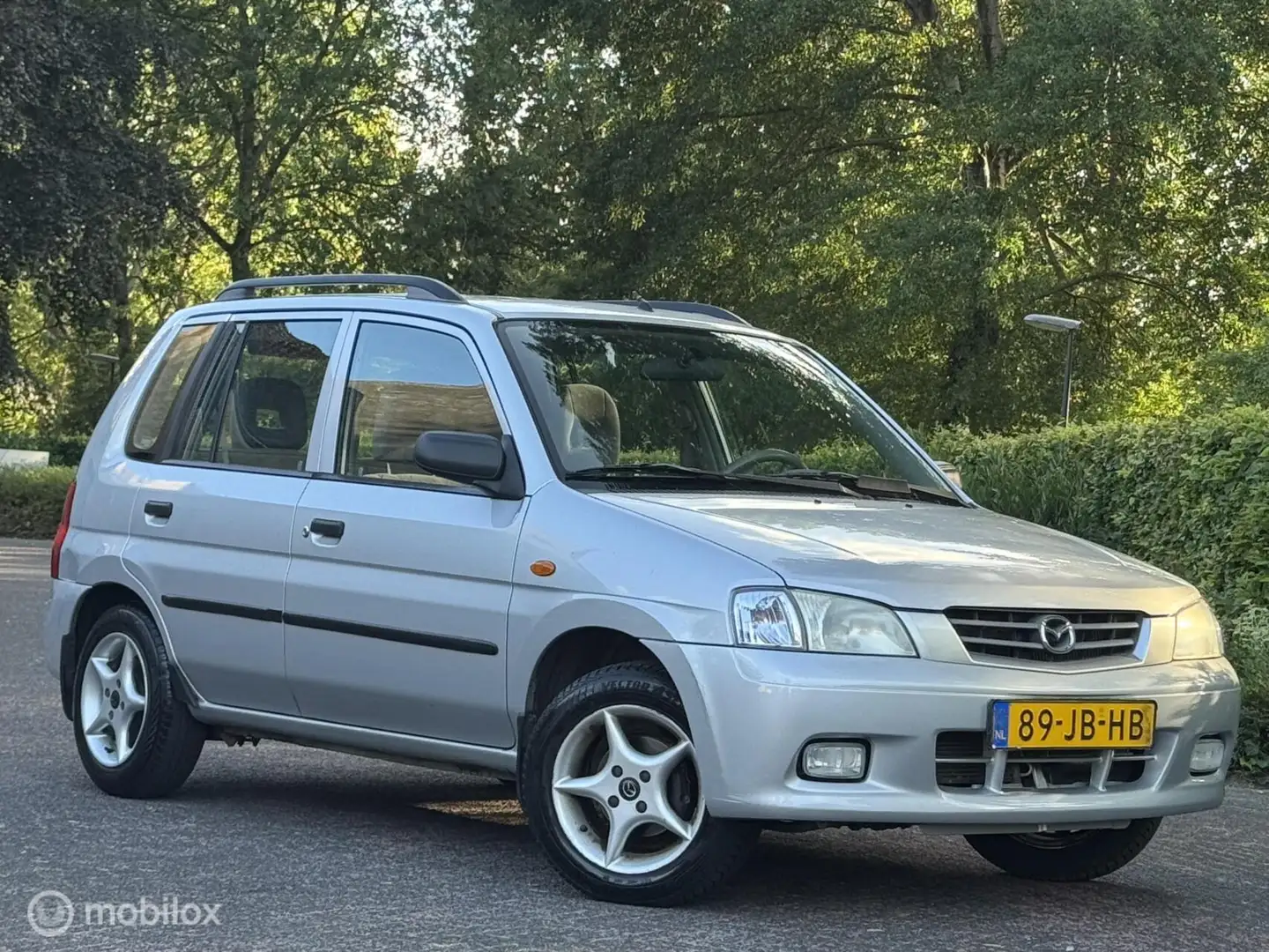 Mazda Demio 1.5 Exclusive/AUTOMAAT/NAP/APK/LMV/AIRCO/ Grau - 2