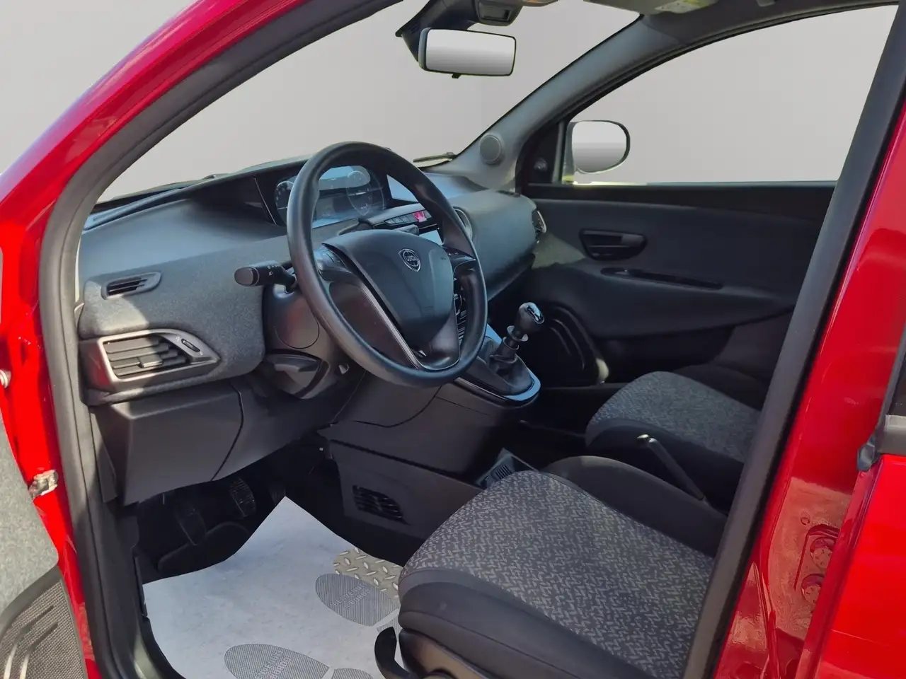 Lancia Ypsilon 2022 — фото 10