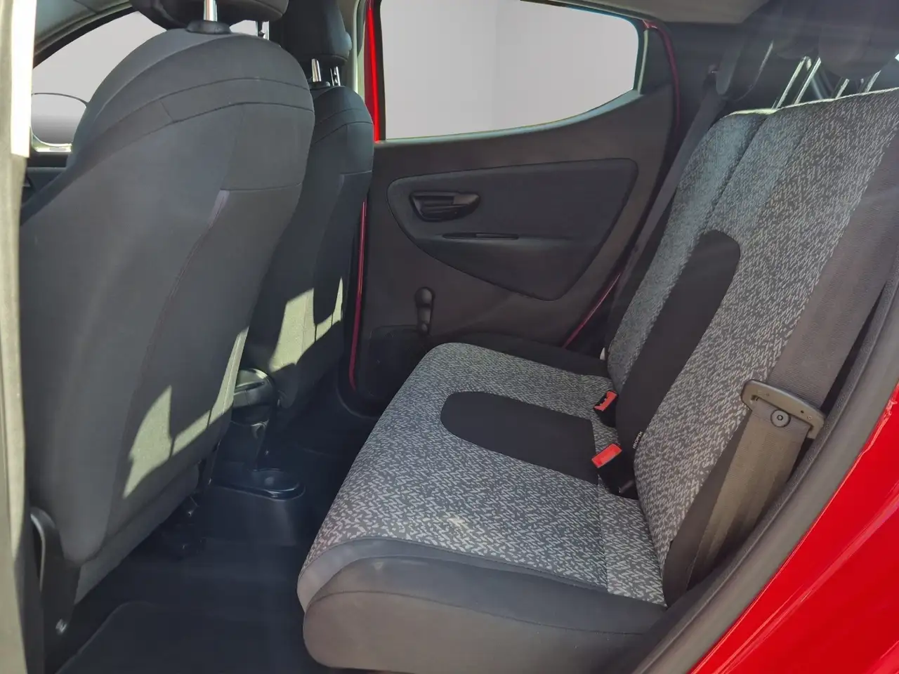Lancia Ypsilon 2022 — фото 12