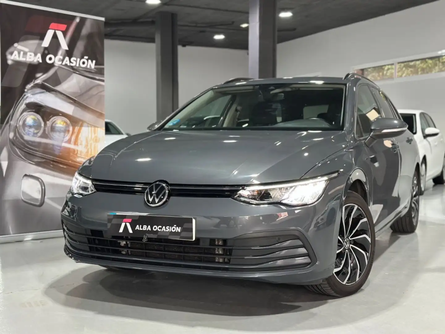 Volkswagen Golf Variant 1.0 eTSI Life DSG 81kW Gris - 1