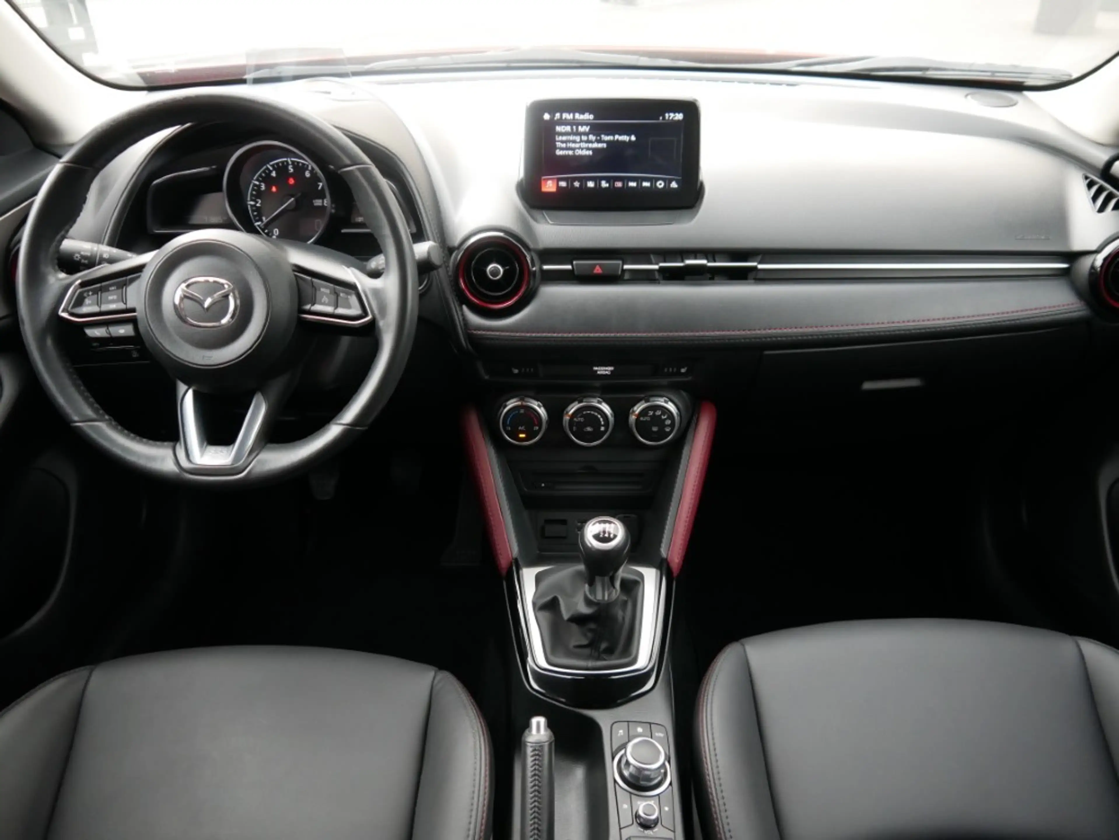 Mazda CX-3 Leder Kamera LED Head-Up DAB Tempomat PDC — photo 9