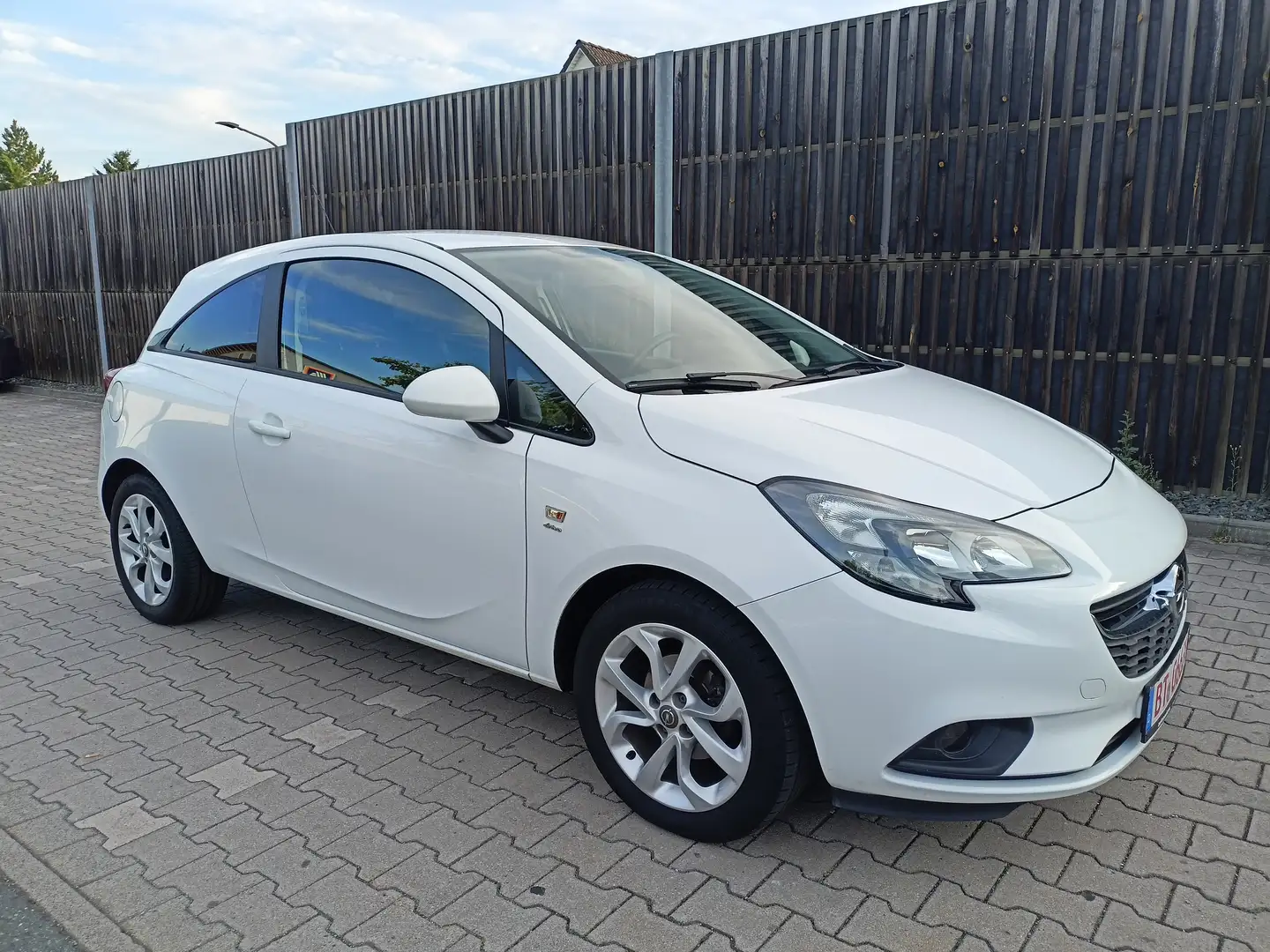 Opel Corsa 1.4 drive Modell 2016 Wit - 1
