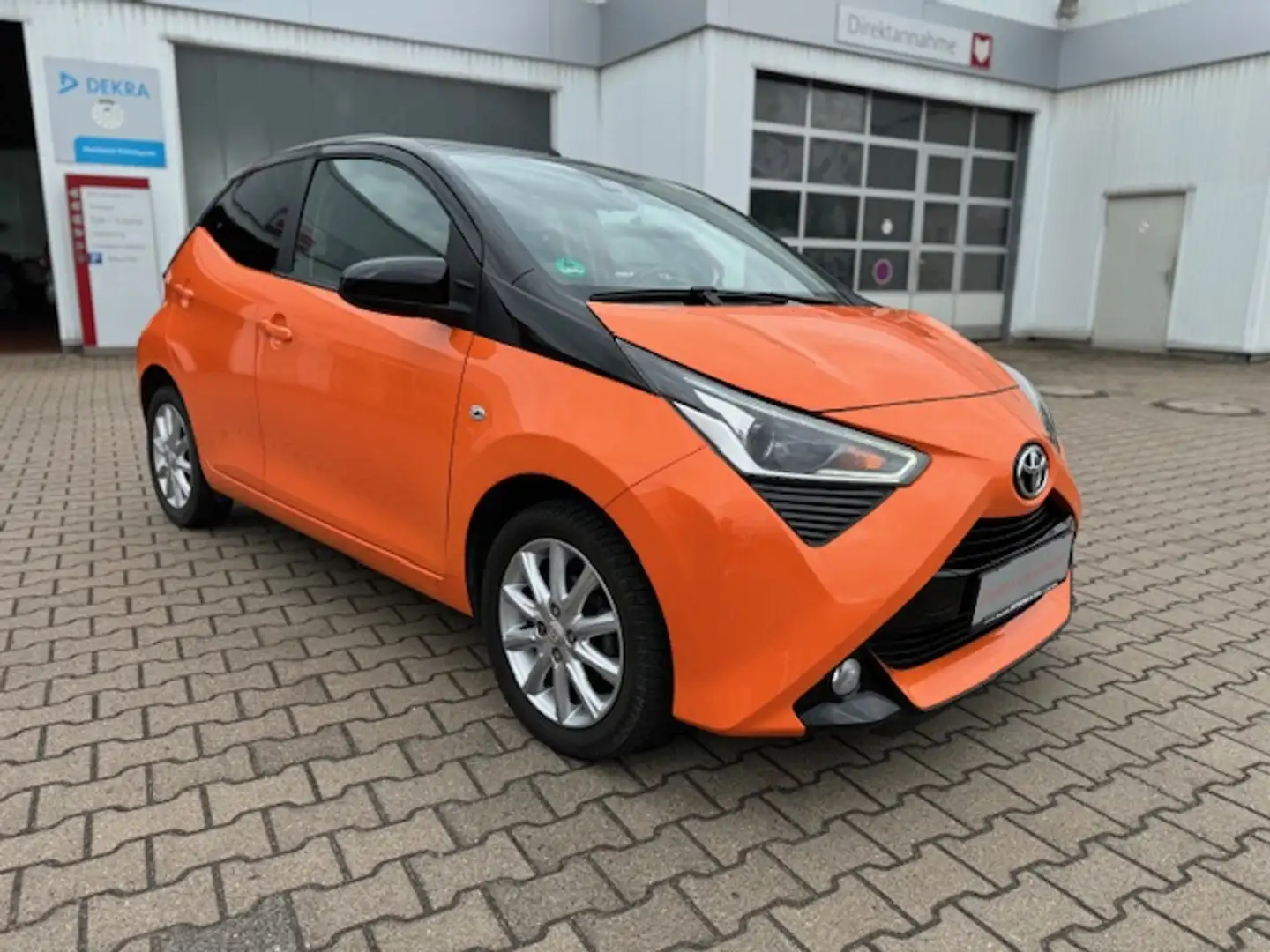 Toyota Aygo x-cite Orange - 1