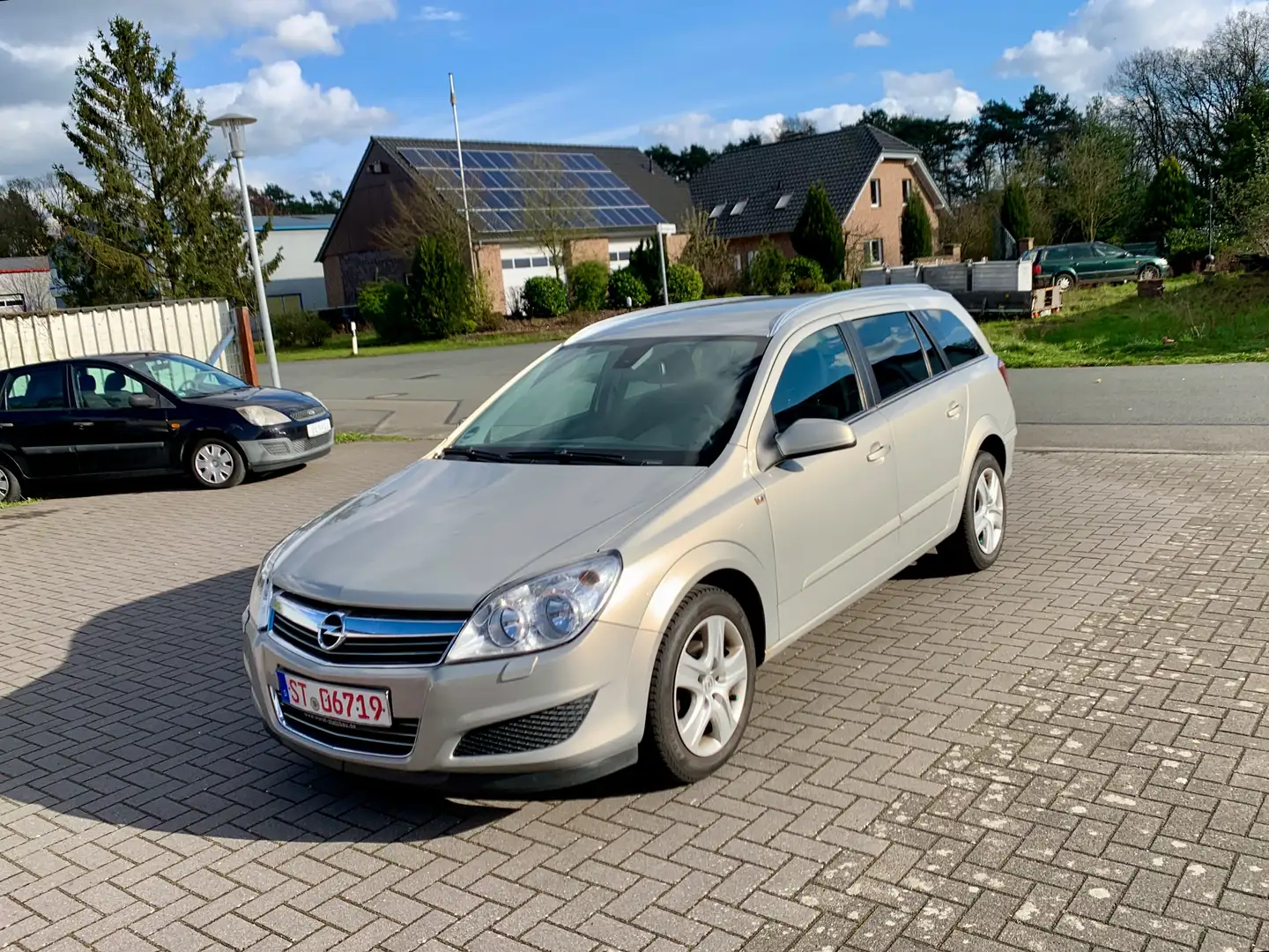 Opel Astra 1.6 Caravan TÜV-03-2026 KLIMA AHK SHZG BC GEPF. Zlatna - 1