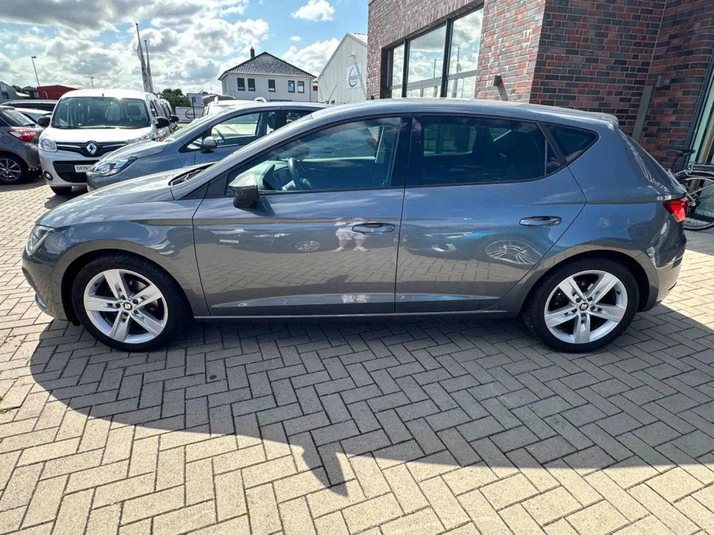 SEAT Leon FR 1.4 TSI *LM-Felgen*LED*Navi*1ste Hand* Grau - 2