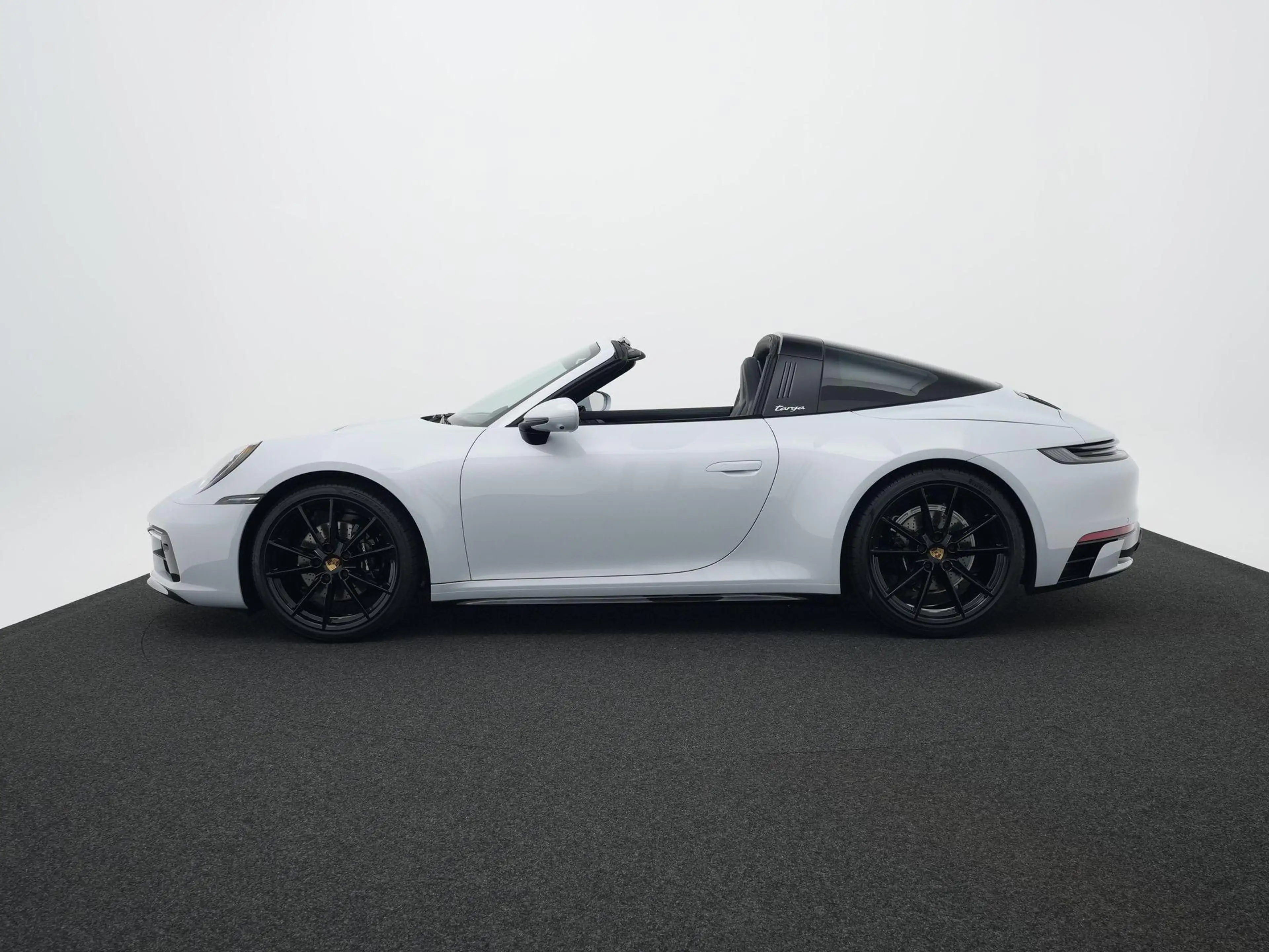 Porsche 992 Targa 4 — photo 2