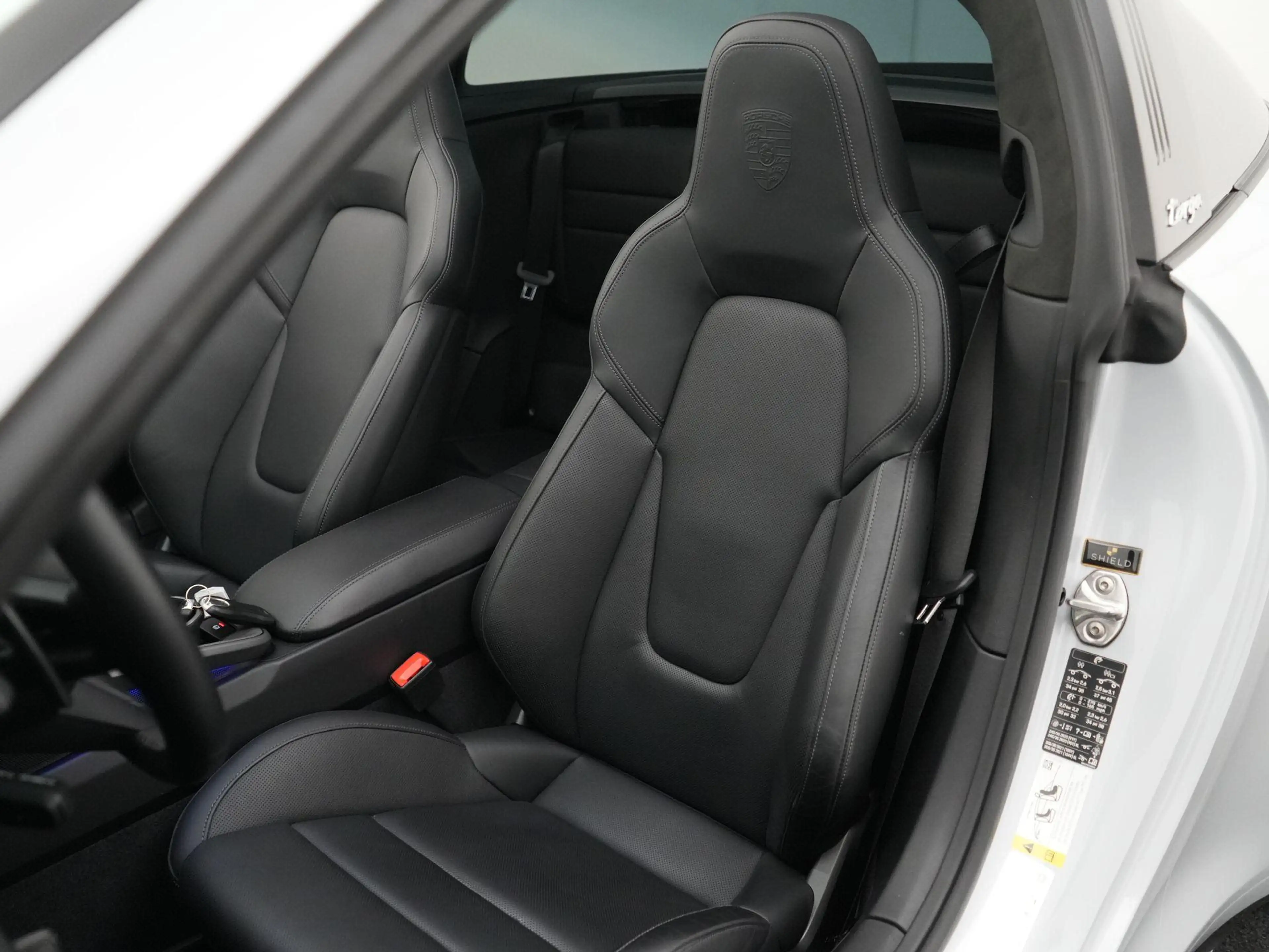 Porsche 992 Targa 4 — photo 4