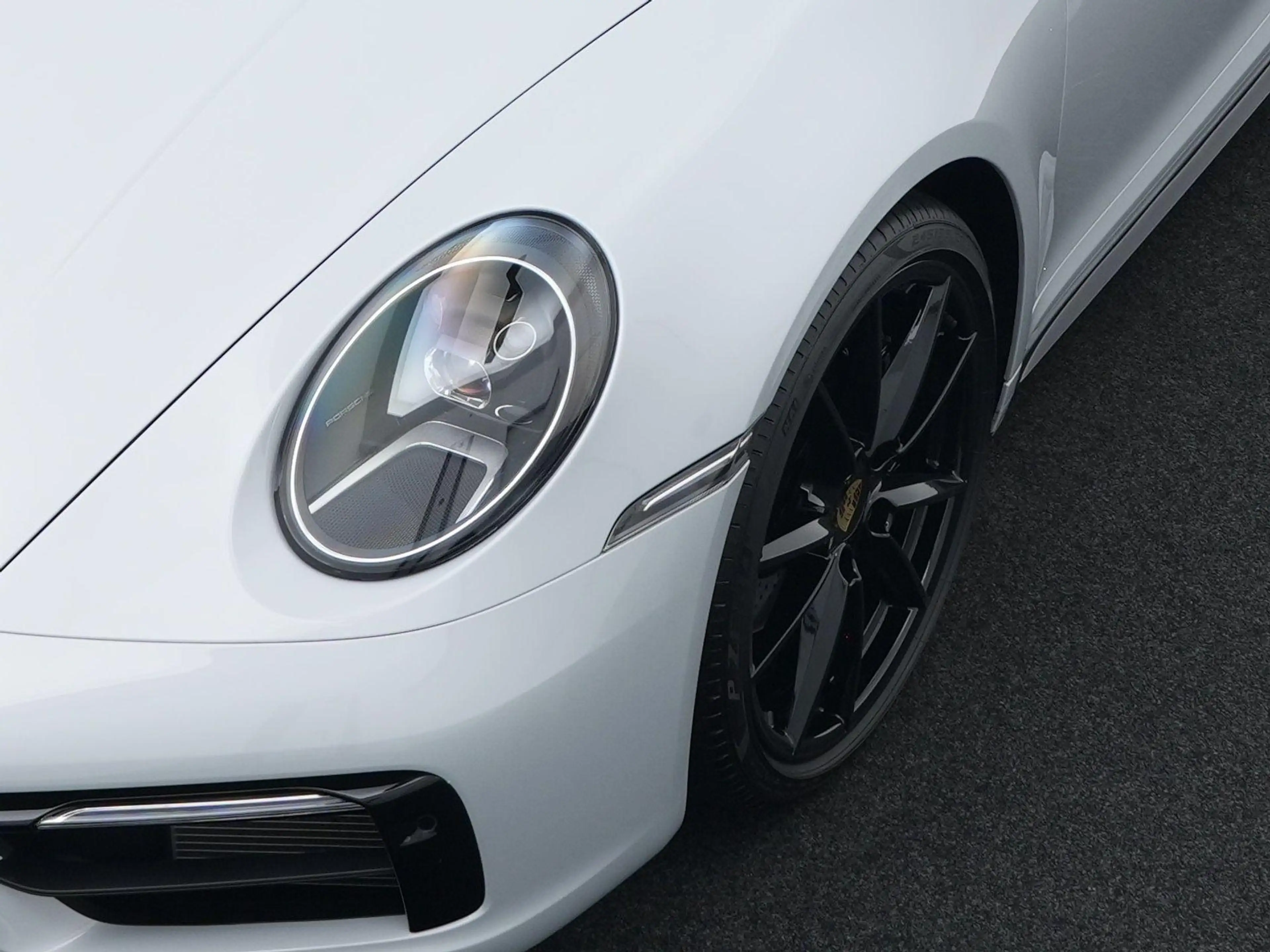 Porsche 992 Targa 4 — photo 9