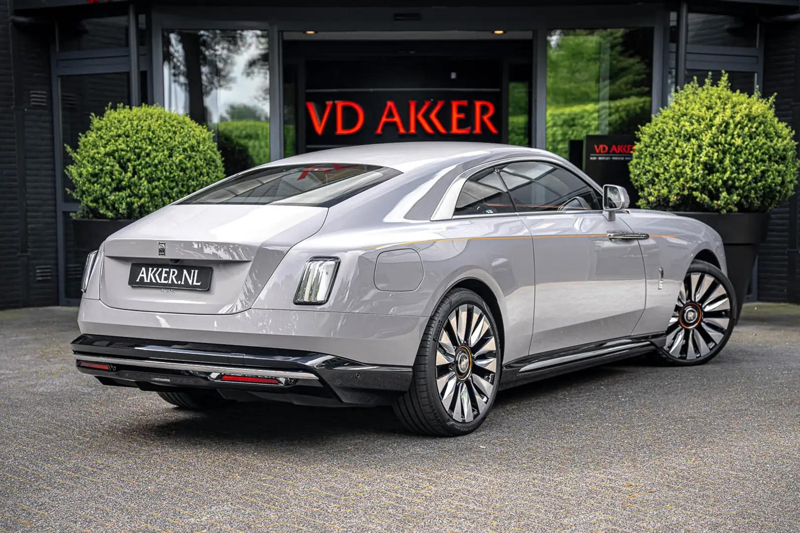 Rolls-Royce Spectre 23" | Launch Pack | Pinstripe | Shooting Star Head Gris - 2