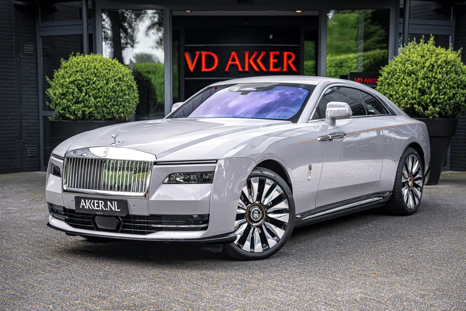 Rolls-Royce Spectre 23" | Launch Pack | Pinstripe | Shooting Star Head Gris - 1