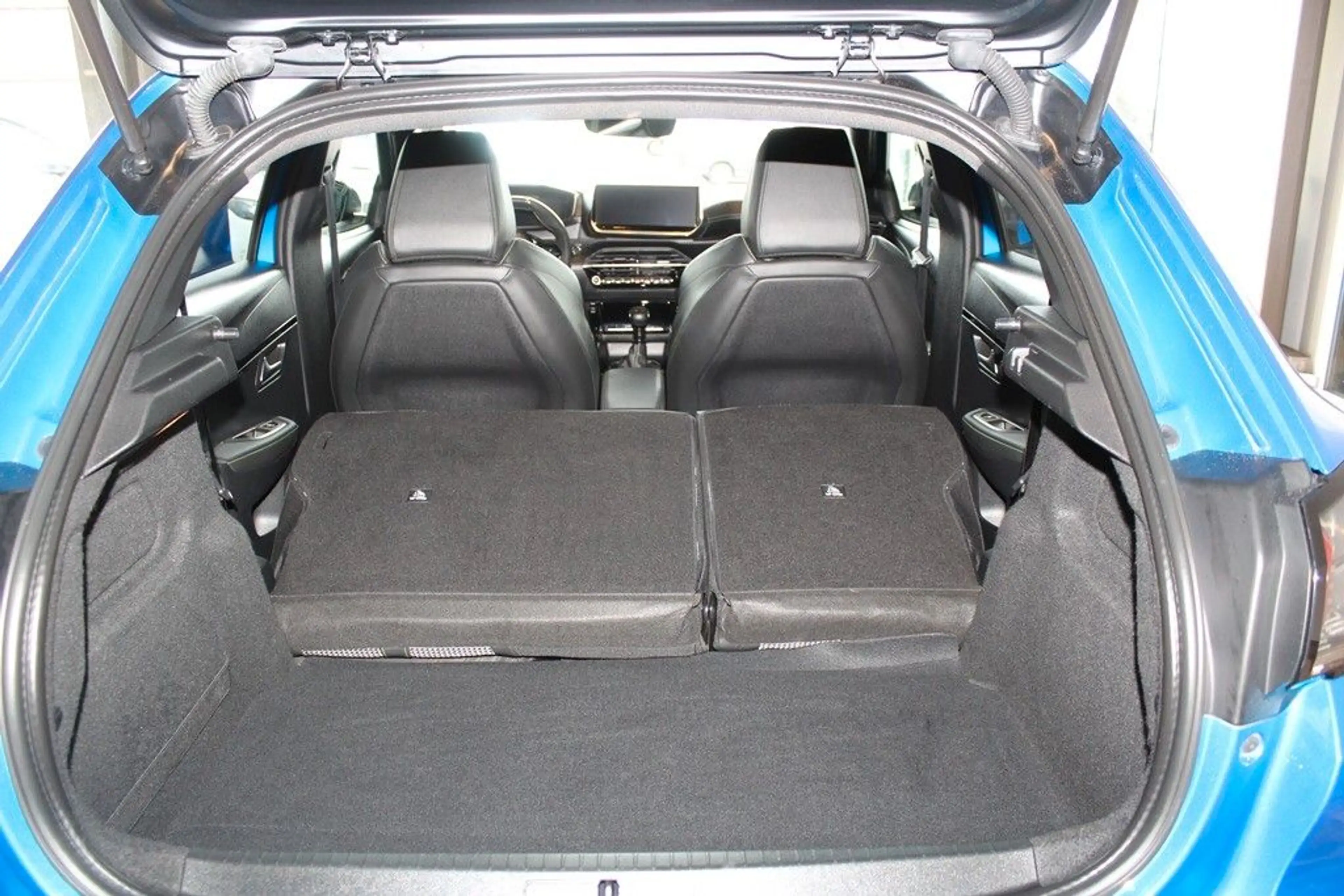 Peugeot 208 GT-LINE 1.2 PureTech 100*LED*AHZV*SZHZG — photo 13