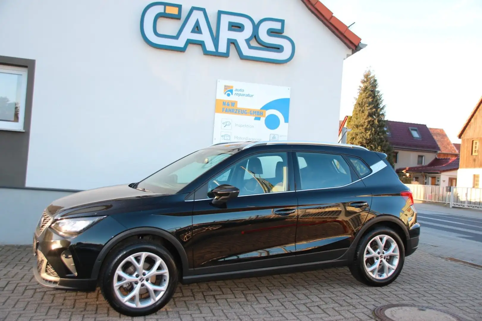 SEAT Arona FR Schwarz - 1