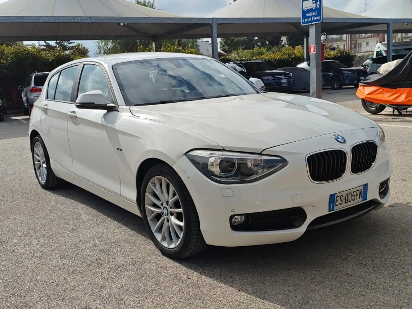 BMW 118 Serie 1 F/20-21 2011 118d 5p Sport Bianco - 1