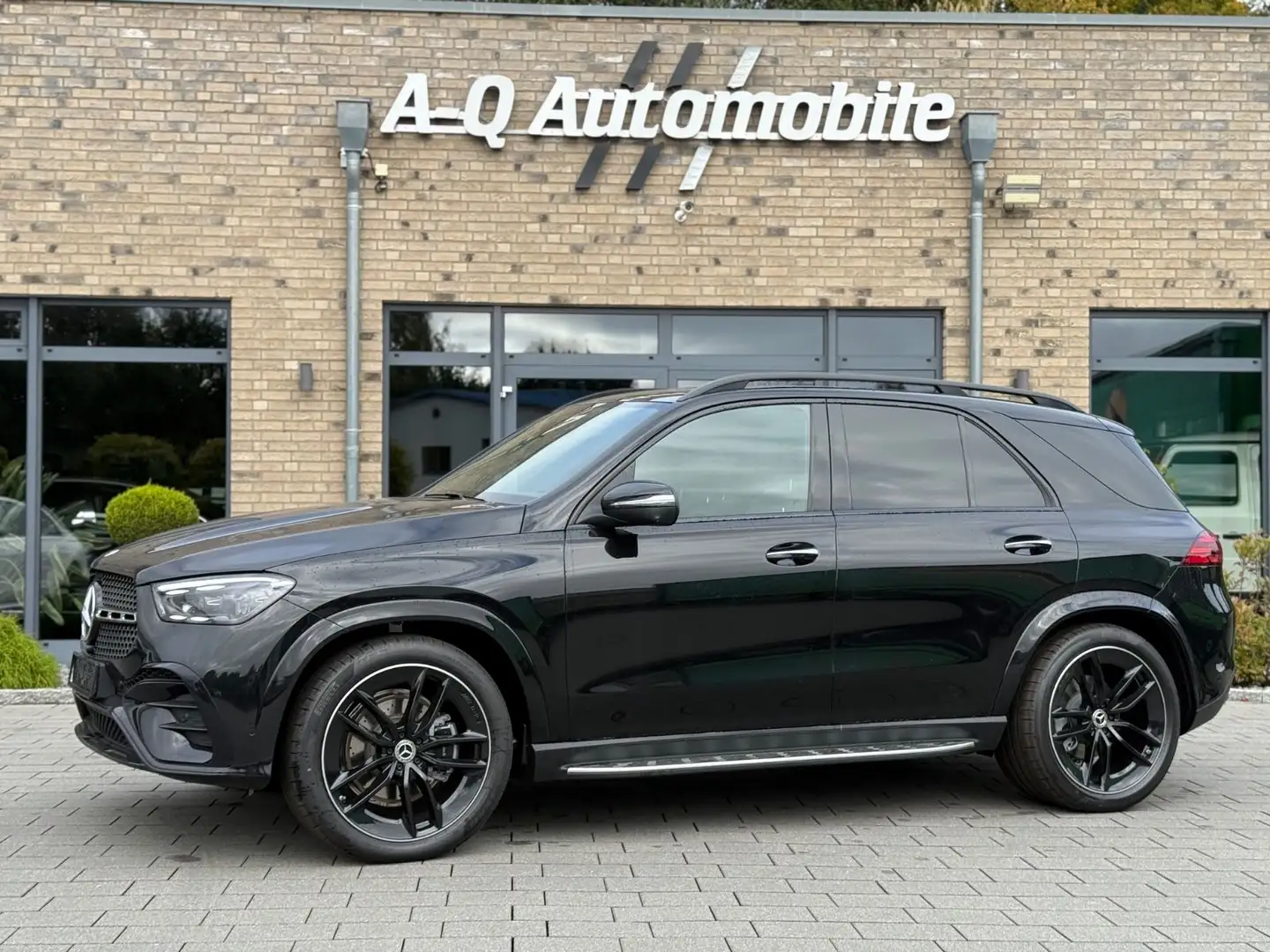 Mercedes-Benz GLE 300 d 4Matic*Pano*7-Sitzer*Ahk*Led* Noir - 1