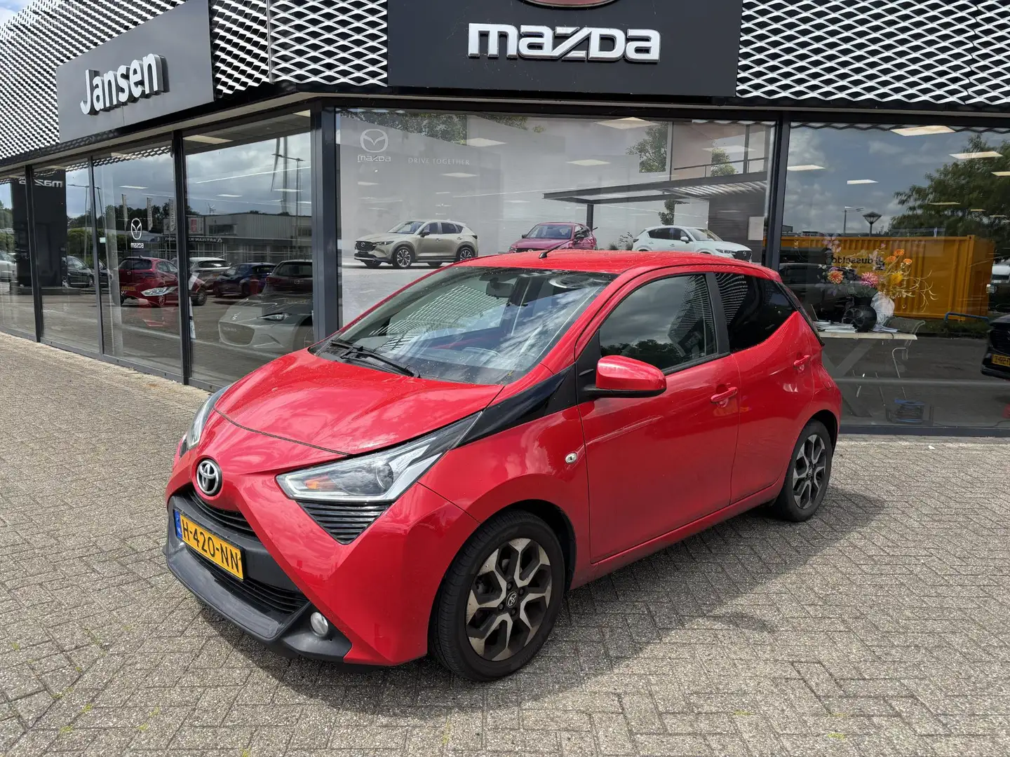 Toyota Aygo 1.0 VVT-i x-joy , Trekhaak, Clima, Camera, Apple C Rot - 2