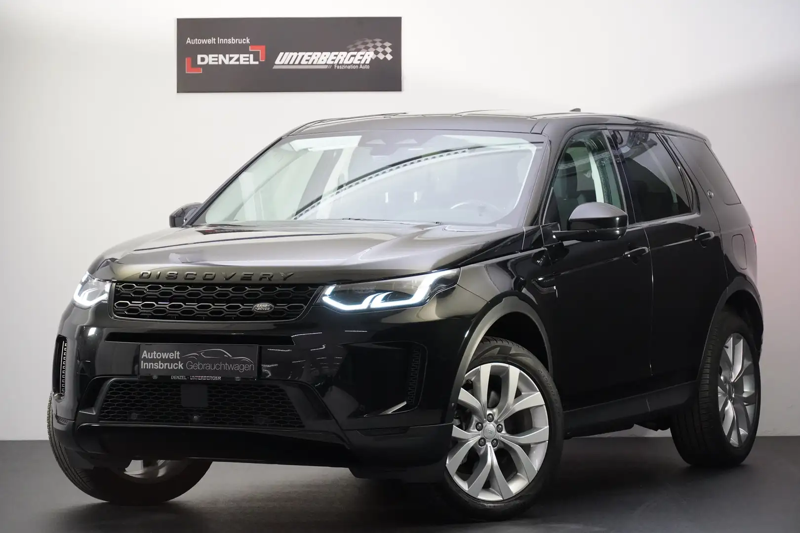 Land Rover Discovery Sport P300e PHEV AWD SE Aut. Schwarz - 1