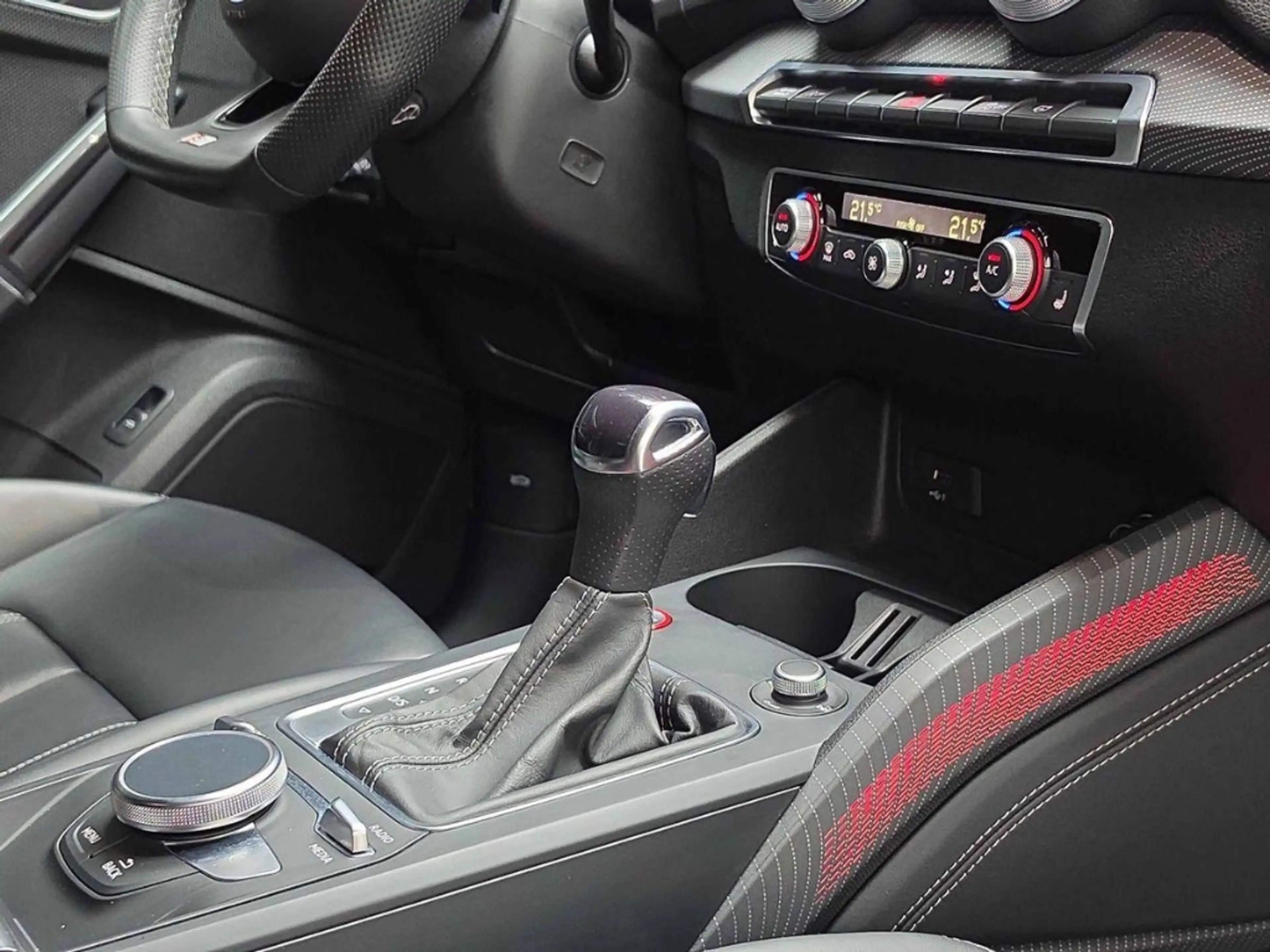 Audi SQ2 Audi quattro 2.0 TFSI Matrix Leder — photo 12