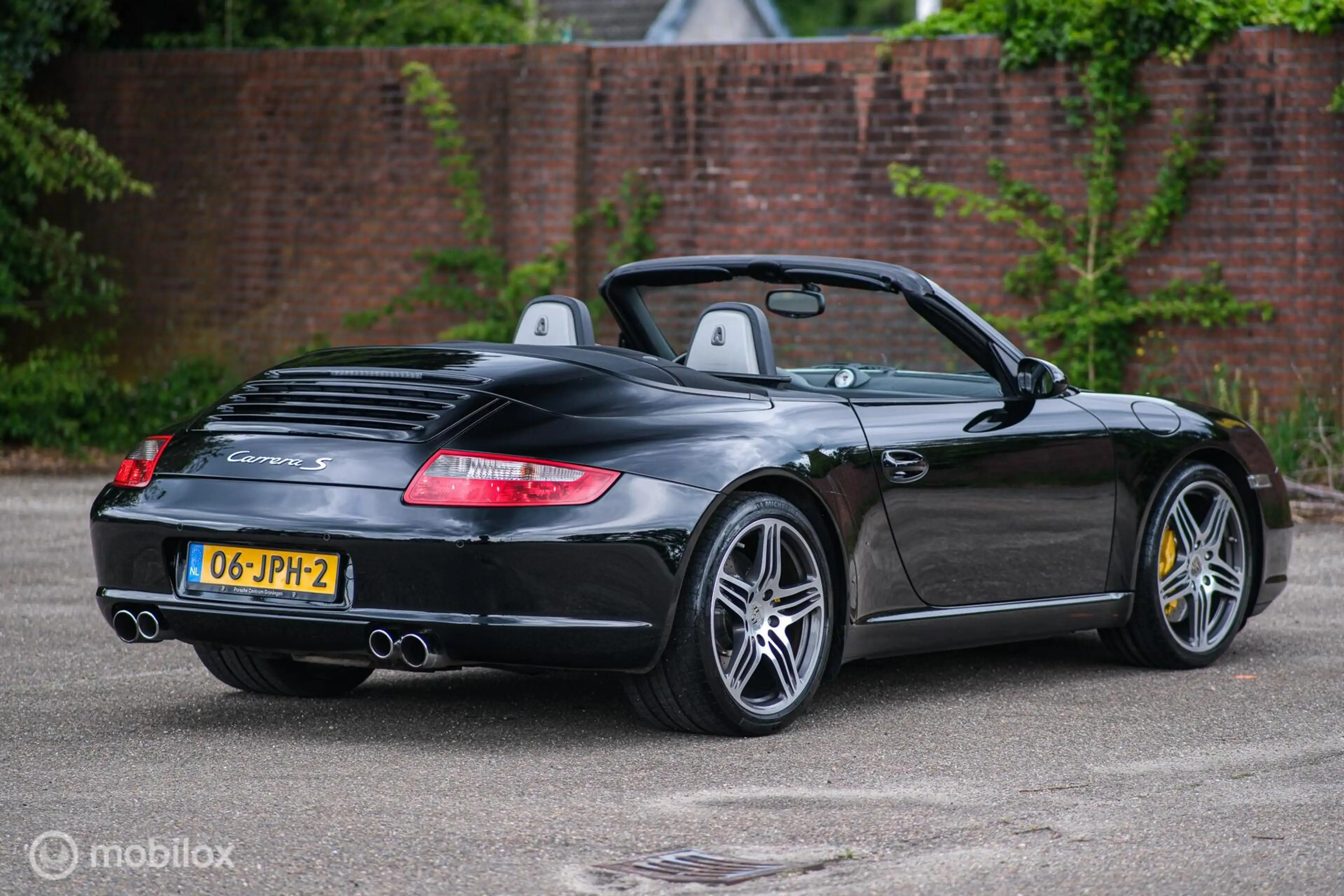 Porsche 997 Cabrio 3.8 Carrera S — photo 18