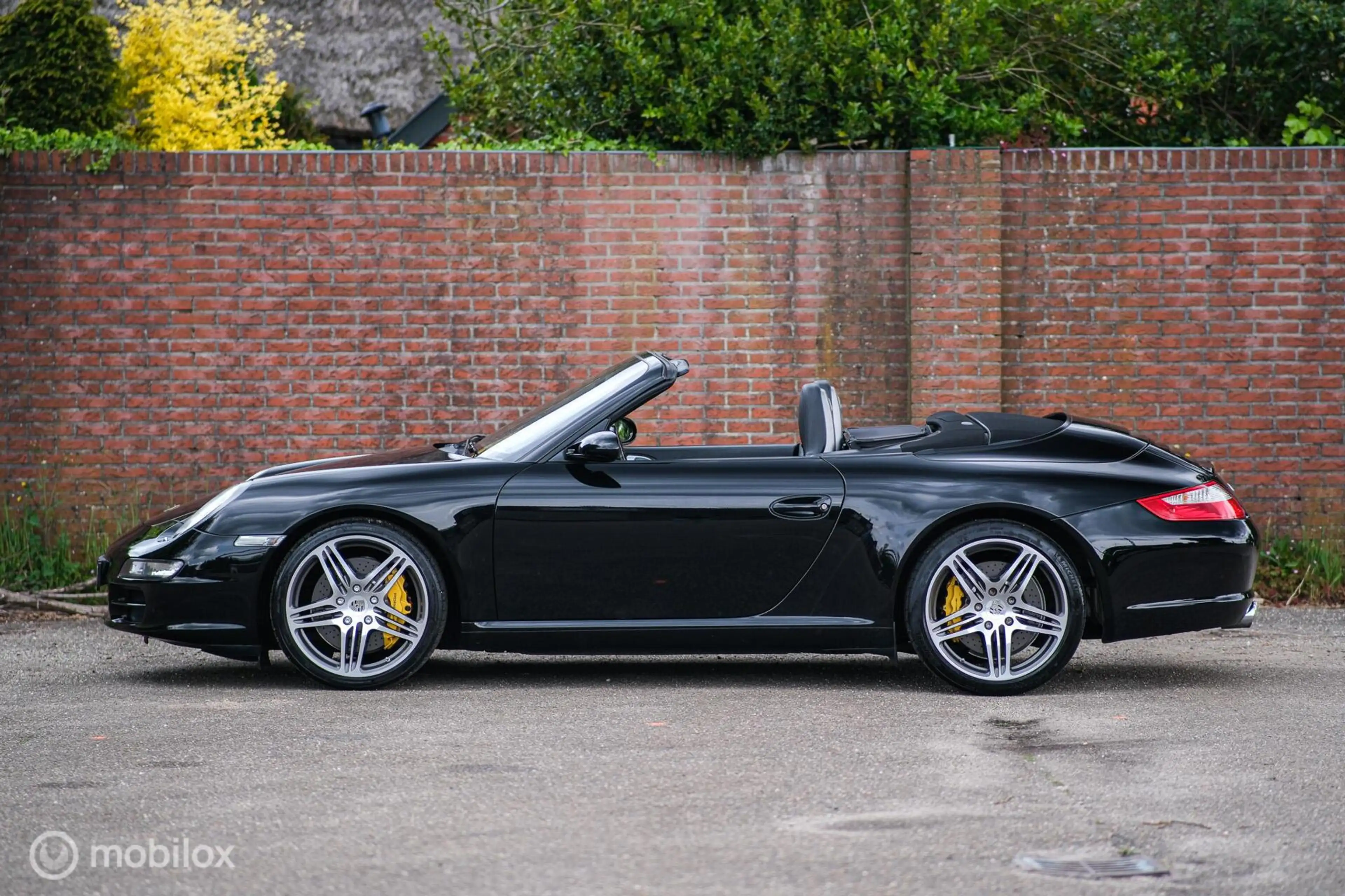 Porsche 997 Cabrio 3.8 Carrera S — photo 17