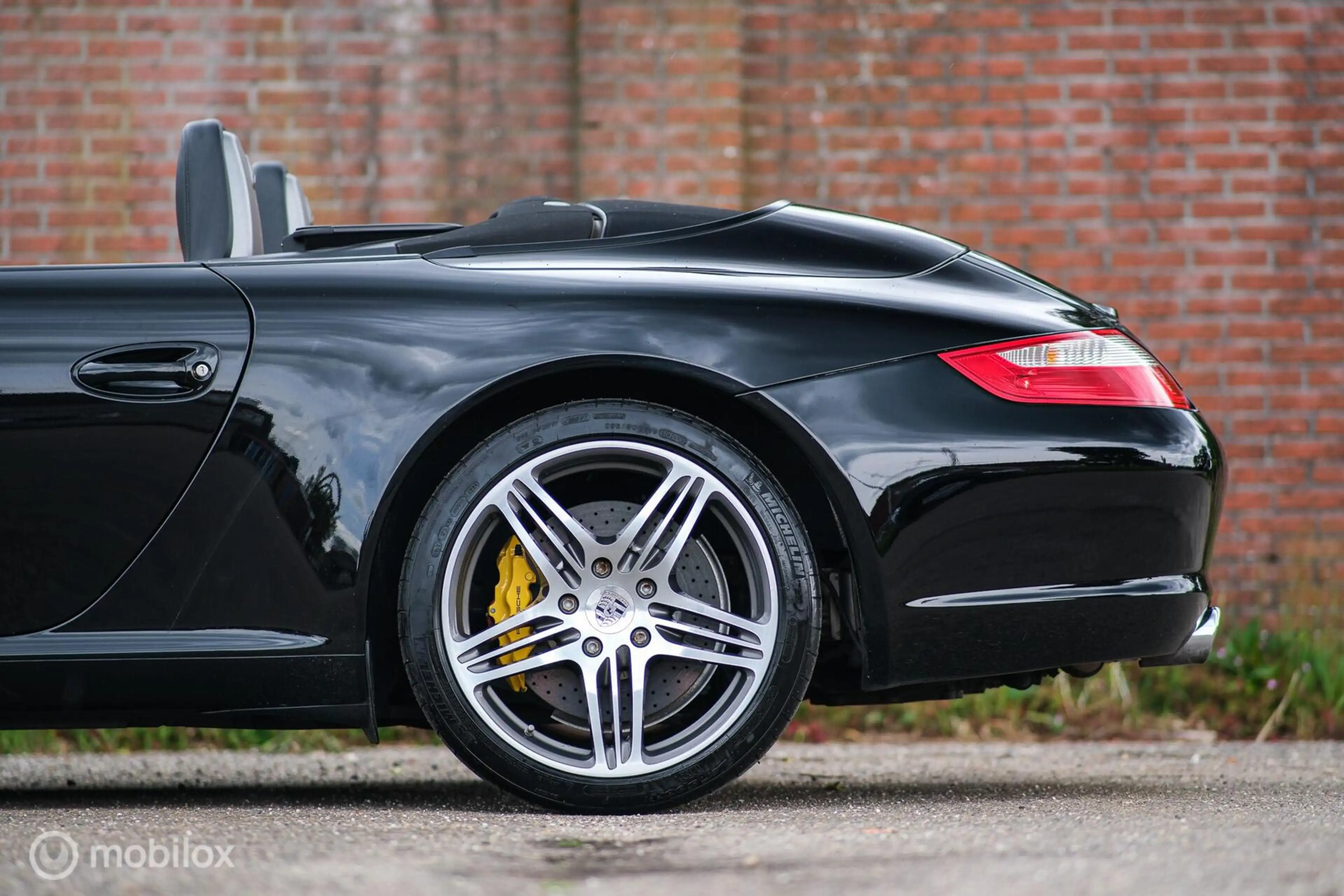 Porsche 997 Cabrio 3.8 Carrera S — photo 15