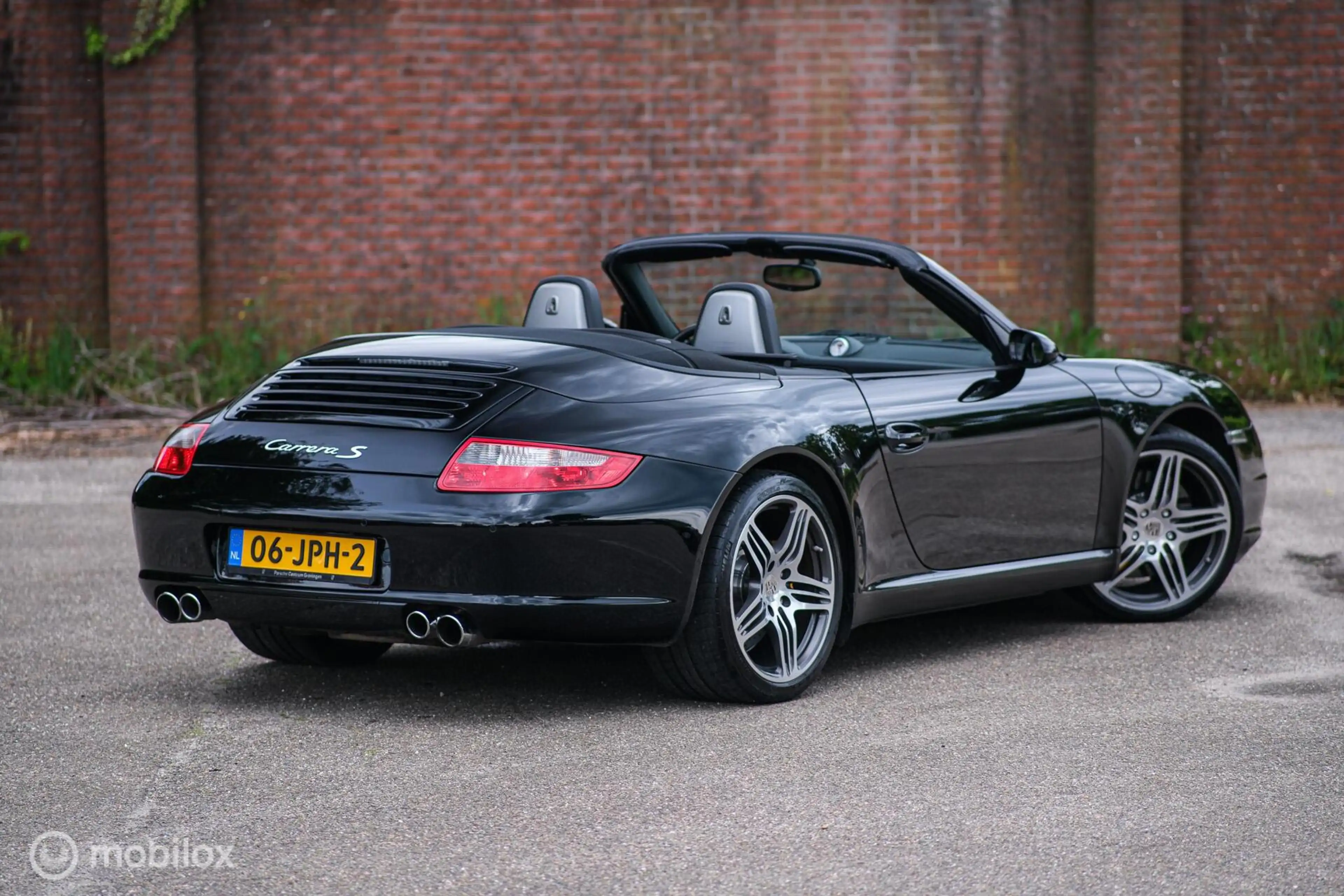 Porsche 997 Cabrio 3.8 Carrera S — photo 34