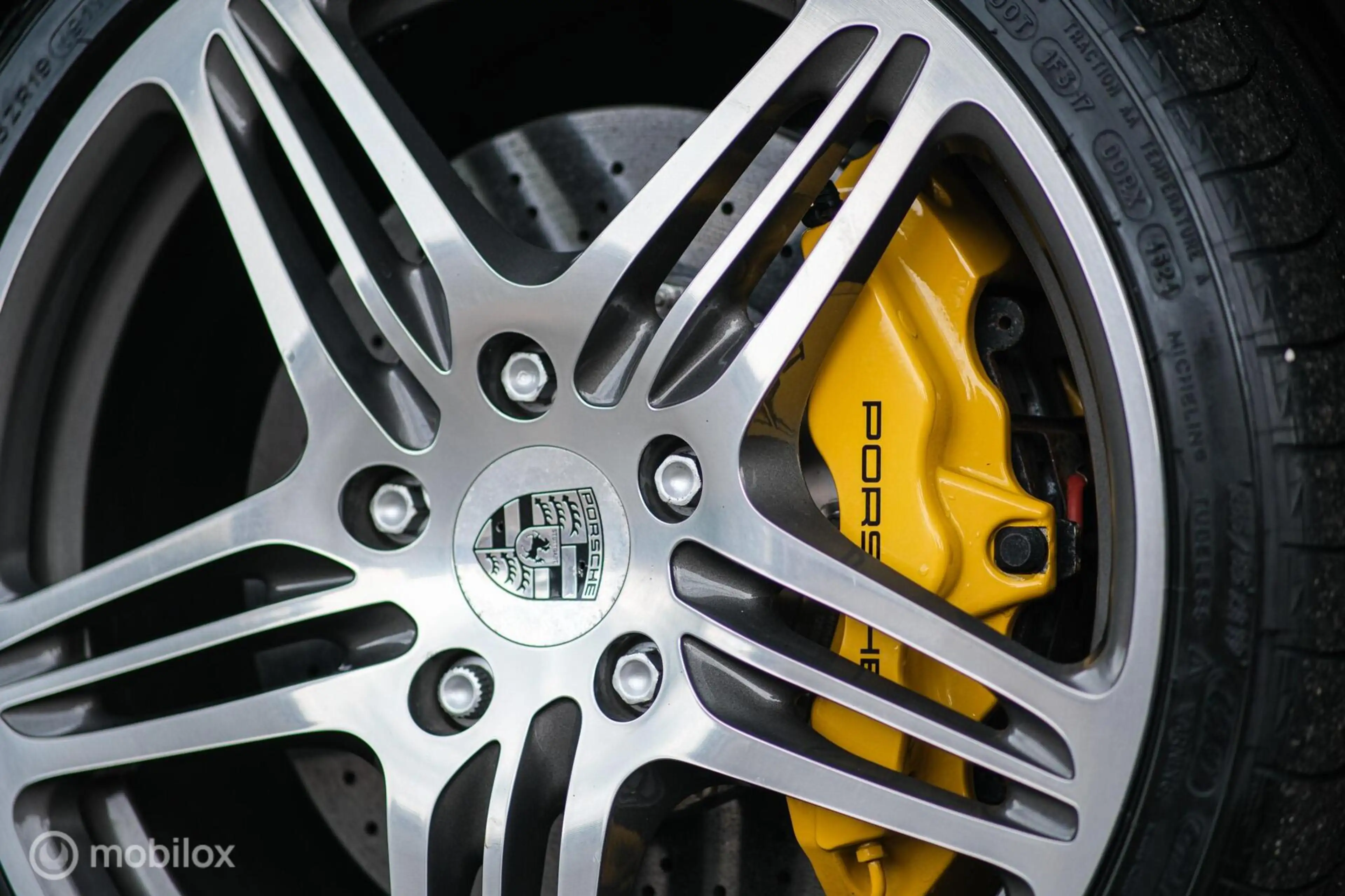 Porsche 997 Cabrio 3.8 Carrera S — photo 12
