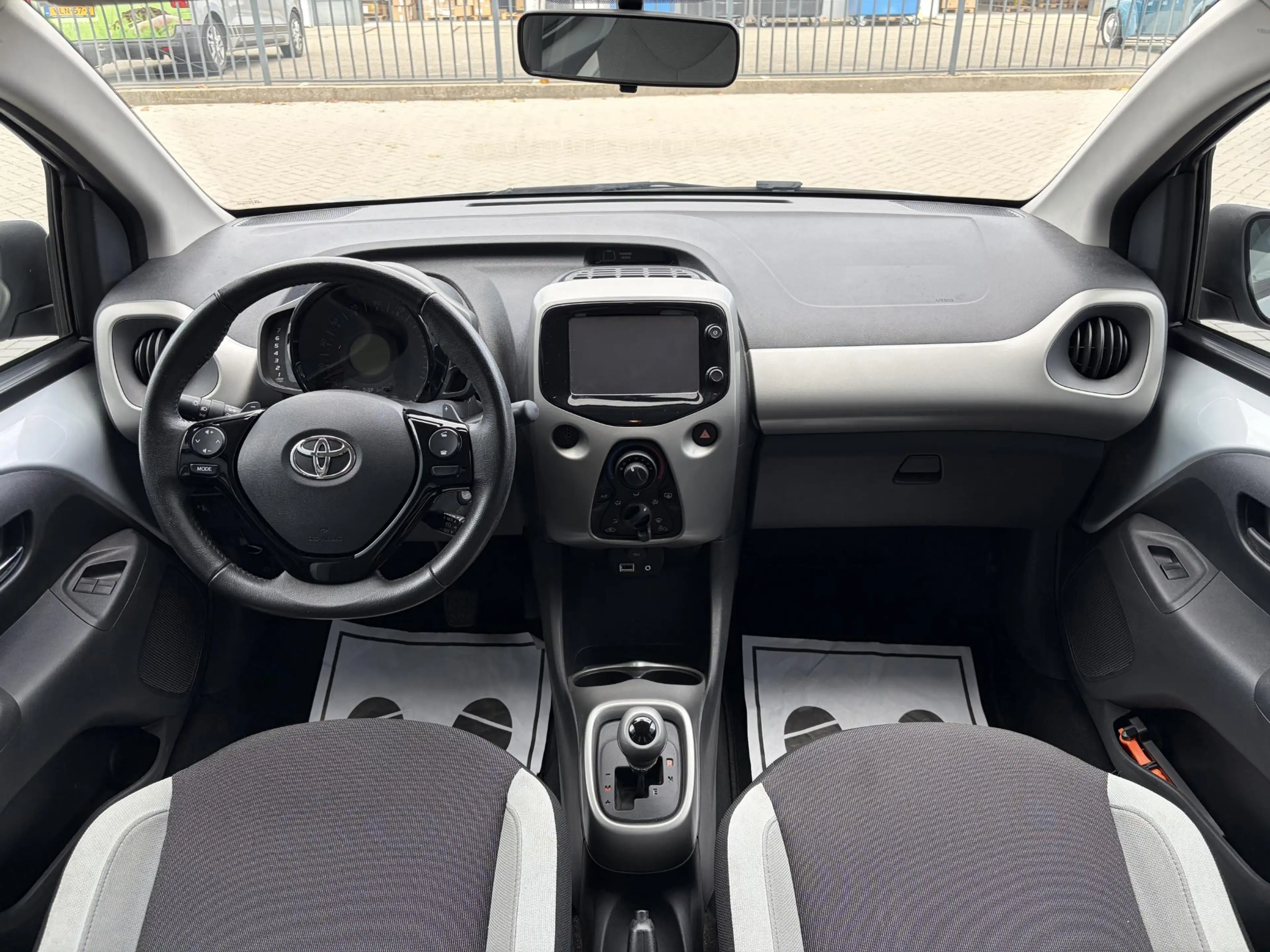 Toyota Aygo 1.0 VVT-i x-cite | Automaat | Airco | Camera | Dea — photo 19