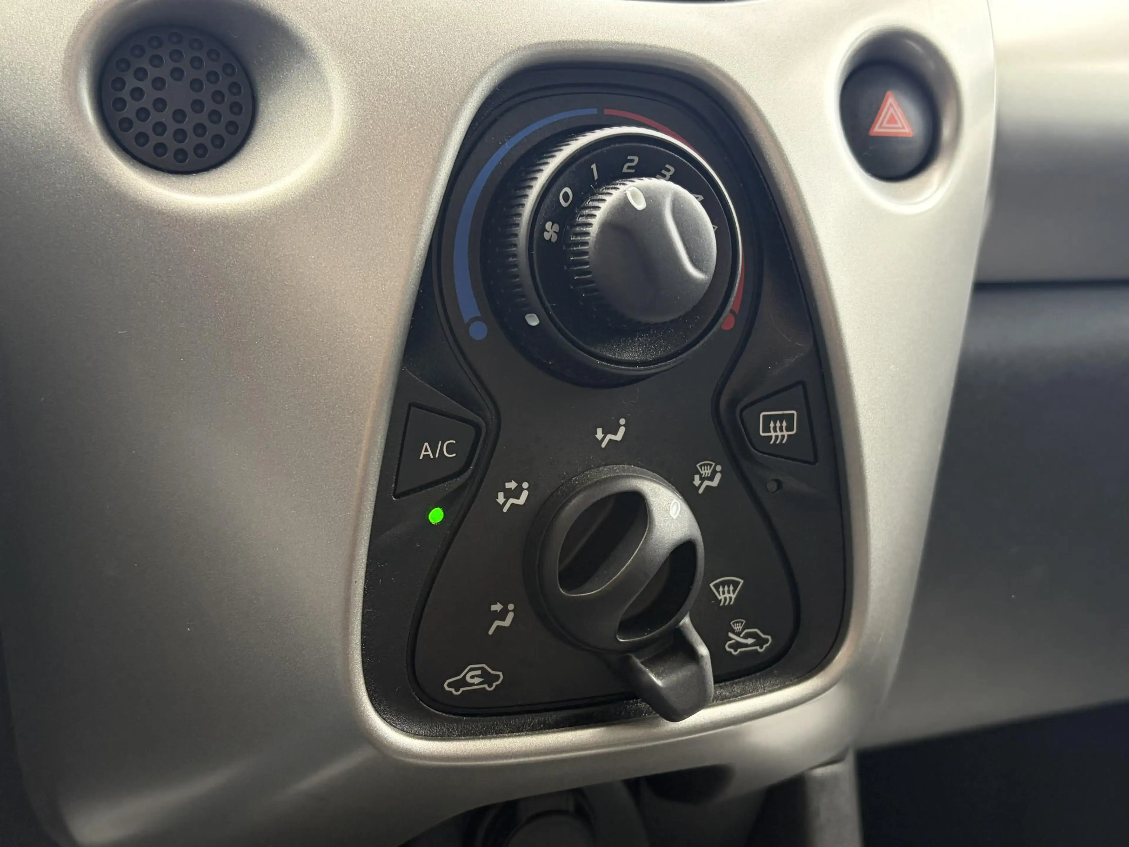 Toyota Aygo 1.0 VVT-i x-cite | Automaat | Airco | Camera | Dea — photo 16